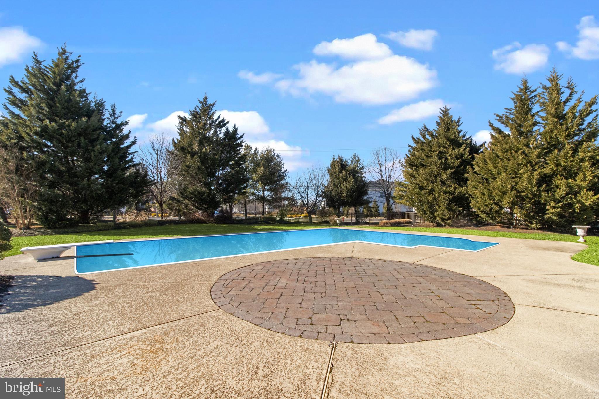 NORTHAMPTON HUNT - Residential