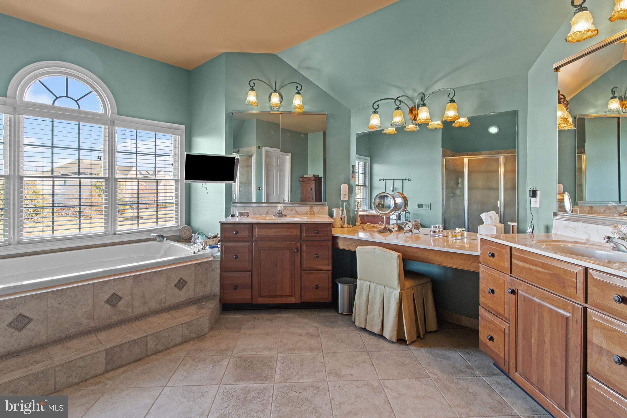 NORTHAMPTON HUNT - Residential