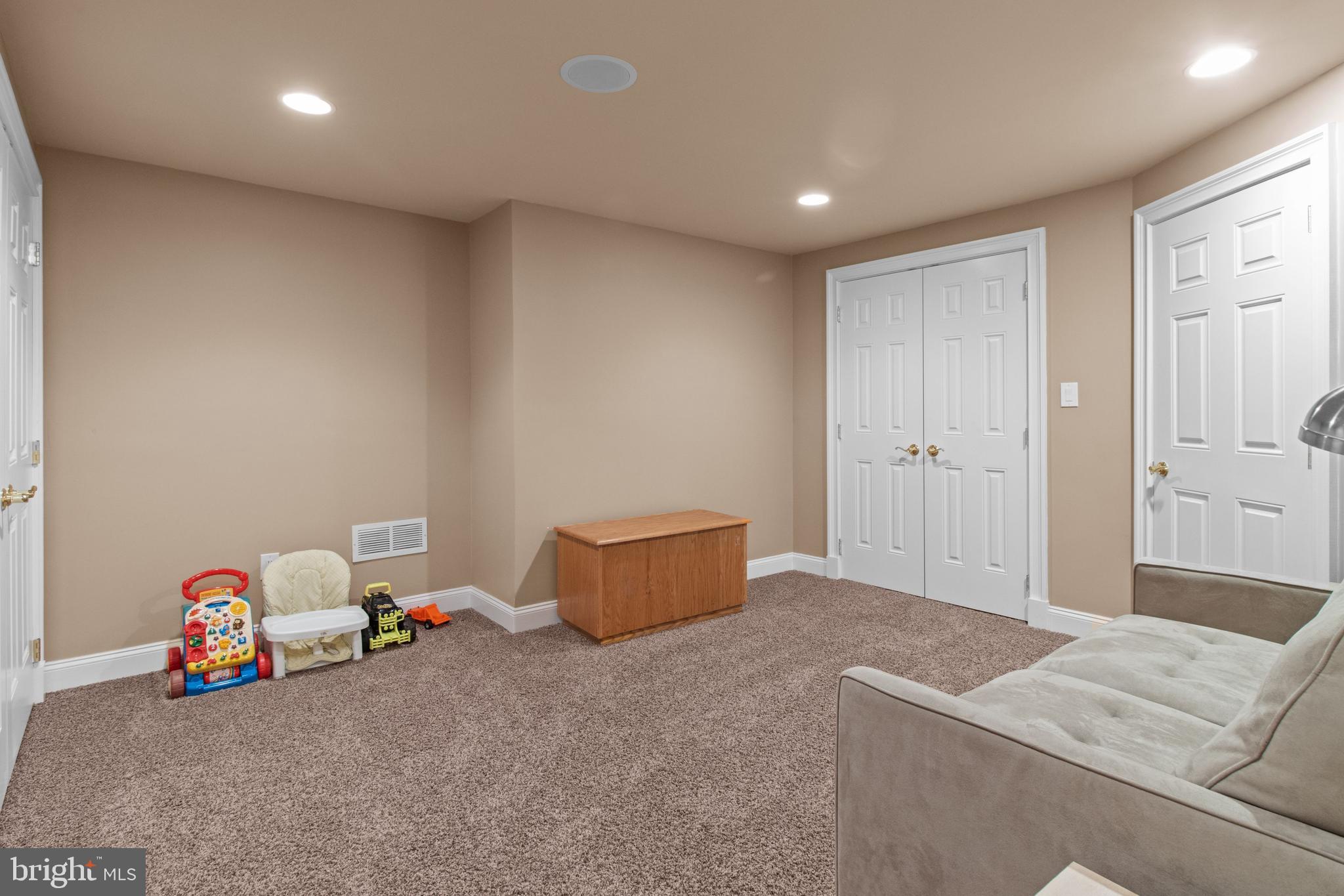 NORTHAMPTON HUNT - Residential