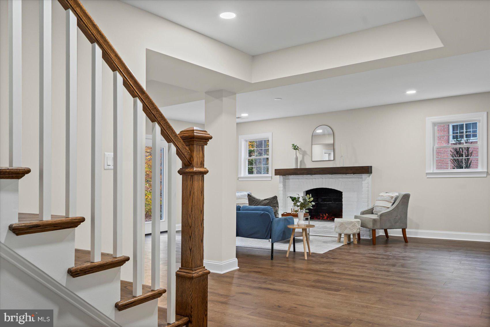 RIVER FALLS - Residential