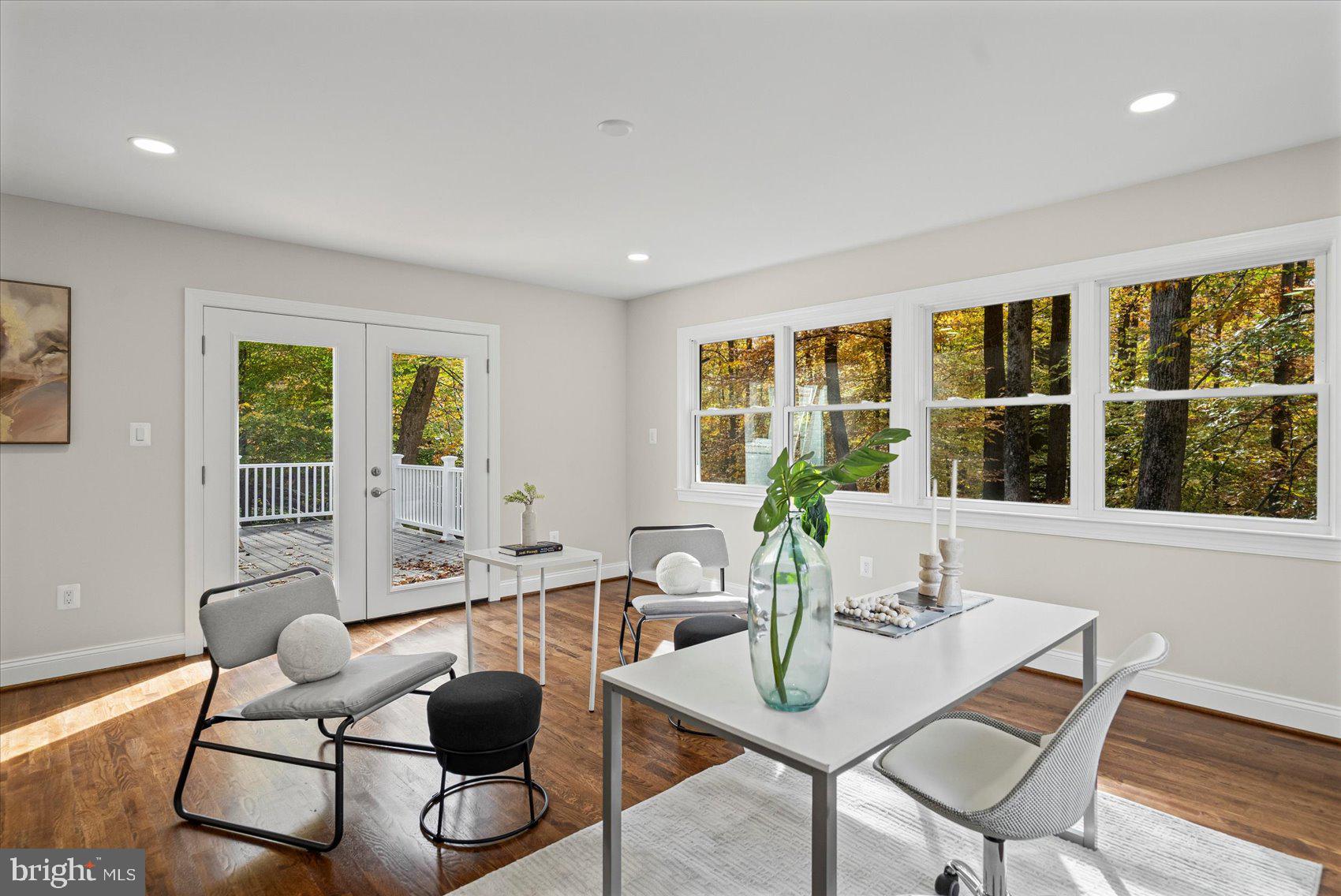 RIVER FALLS - Residential