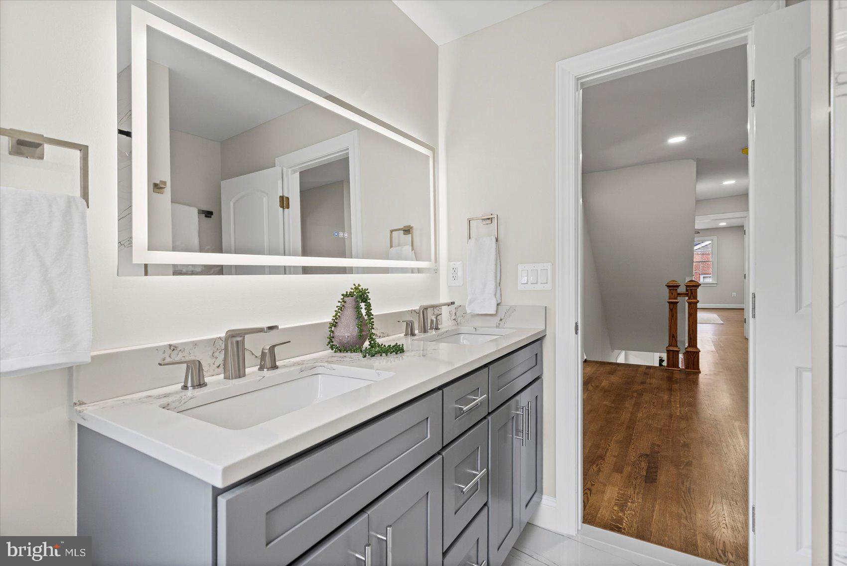 RIVER FALLS - Residential