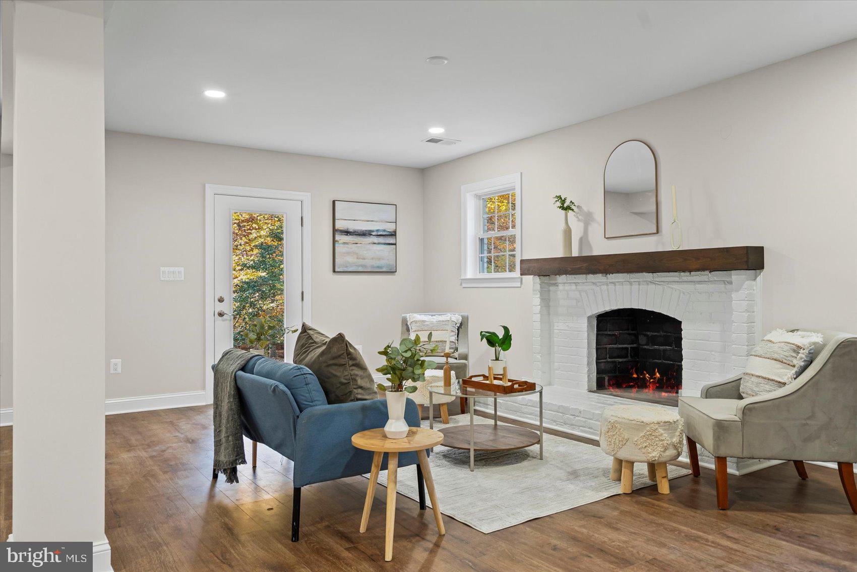 RIVER FALLS - Residential