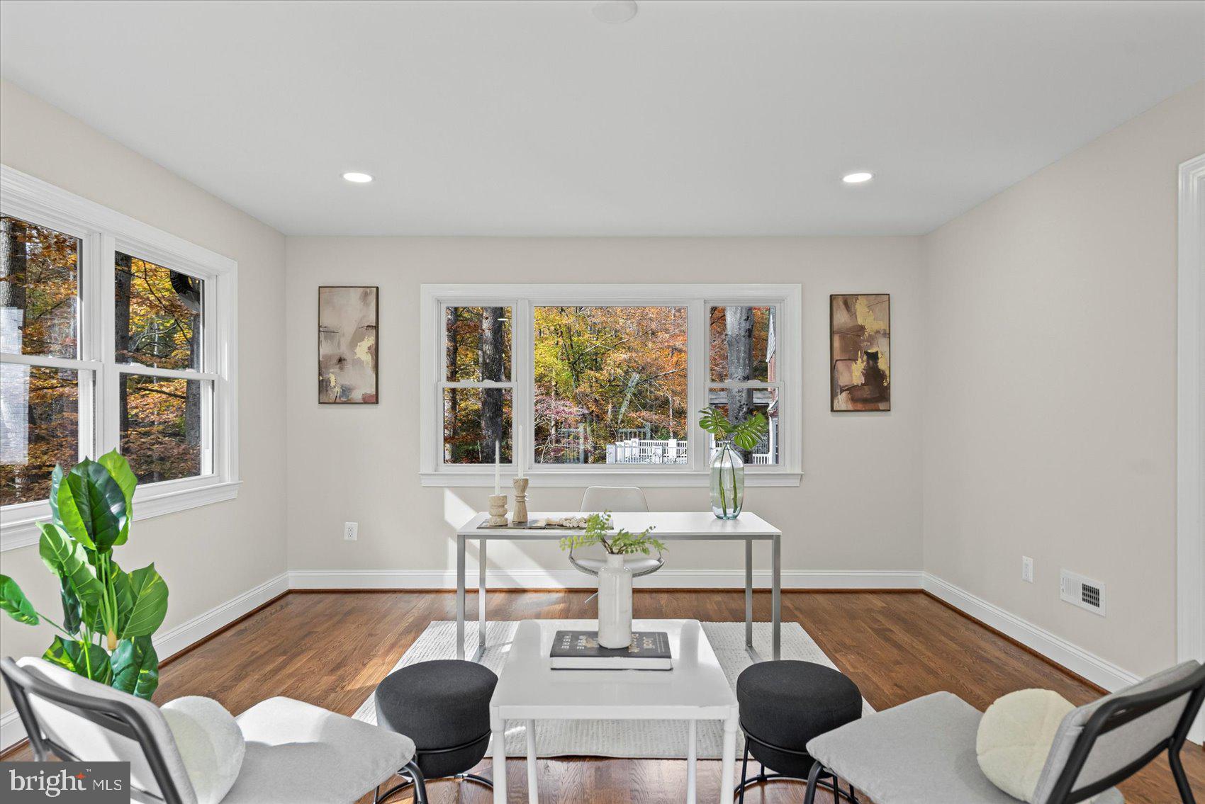 RIVER FALLS - Residential