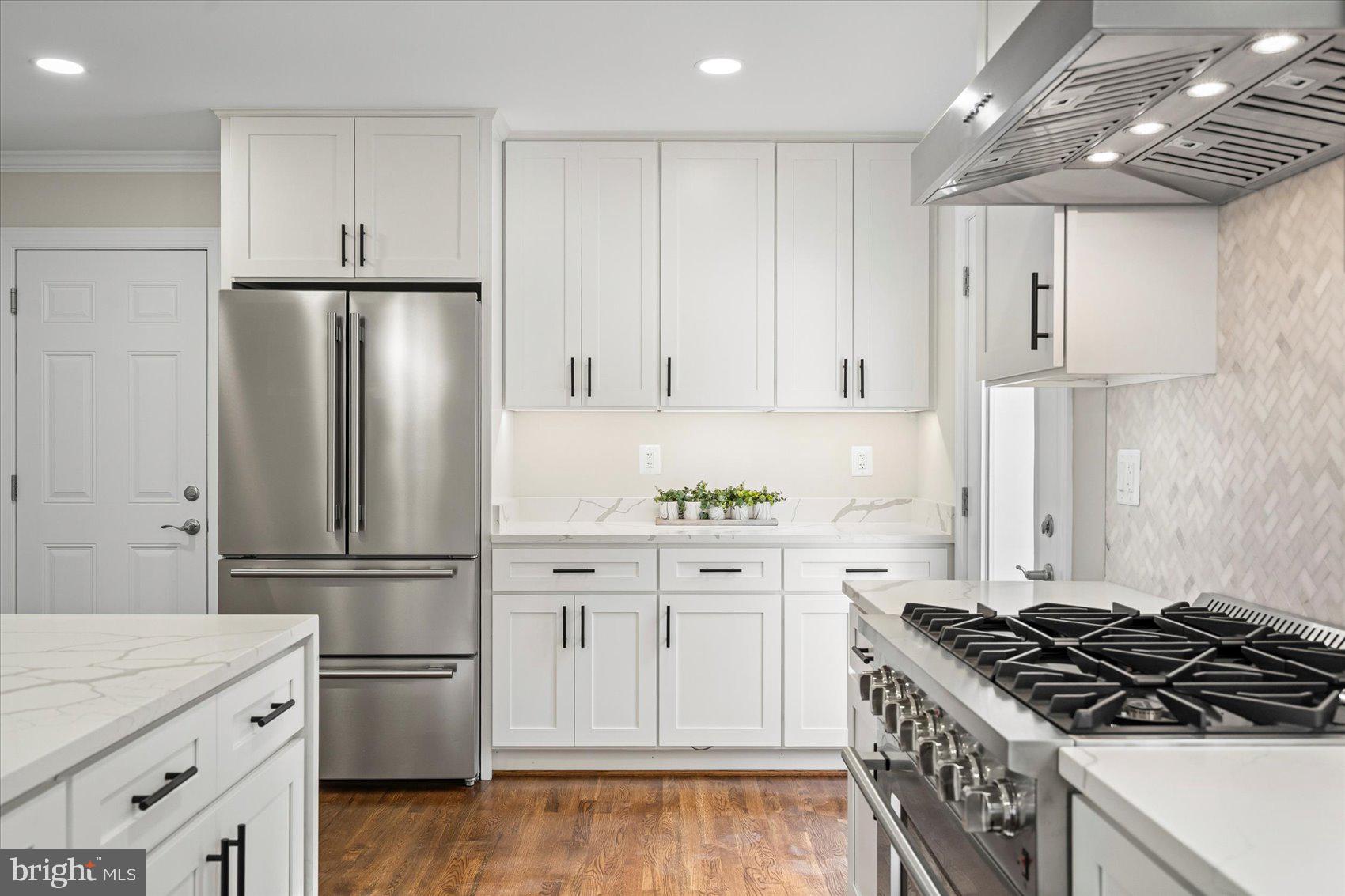 RIVER FALLS - Residential