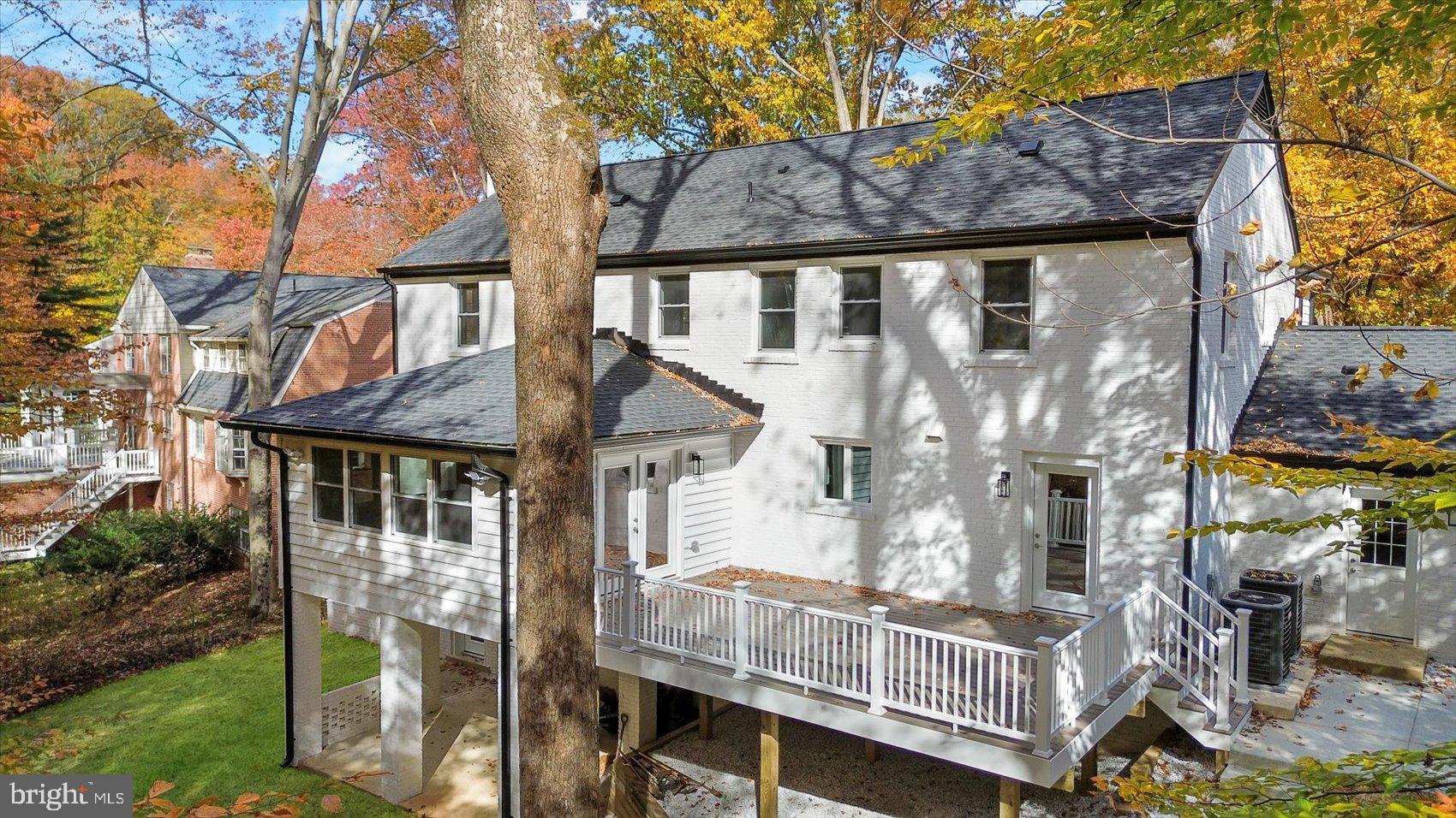 RIVER FALLS - Residential