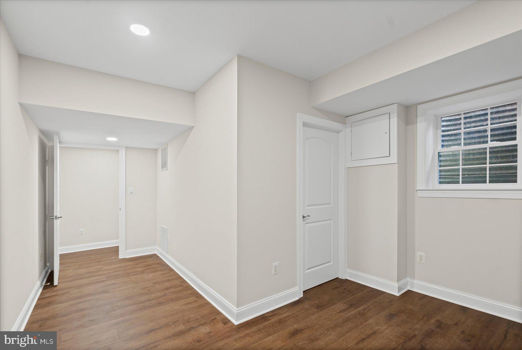 RIVER FALLS - Residential