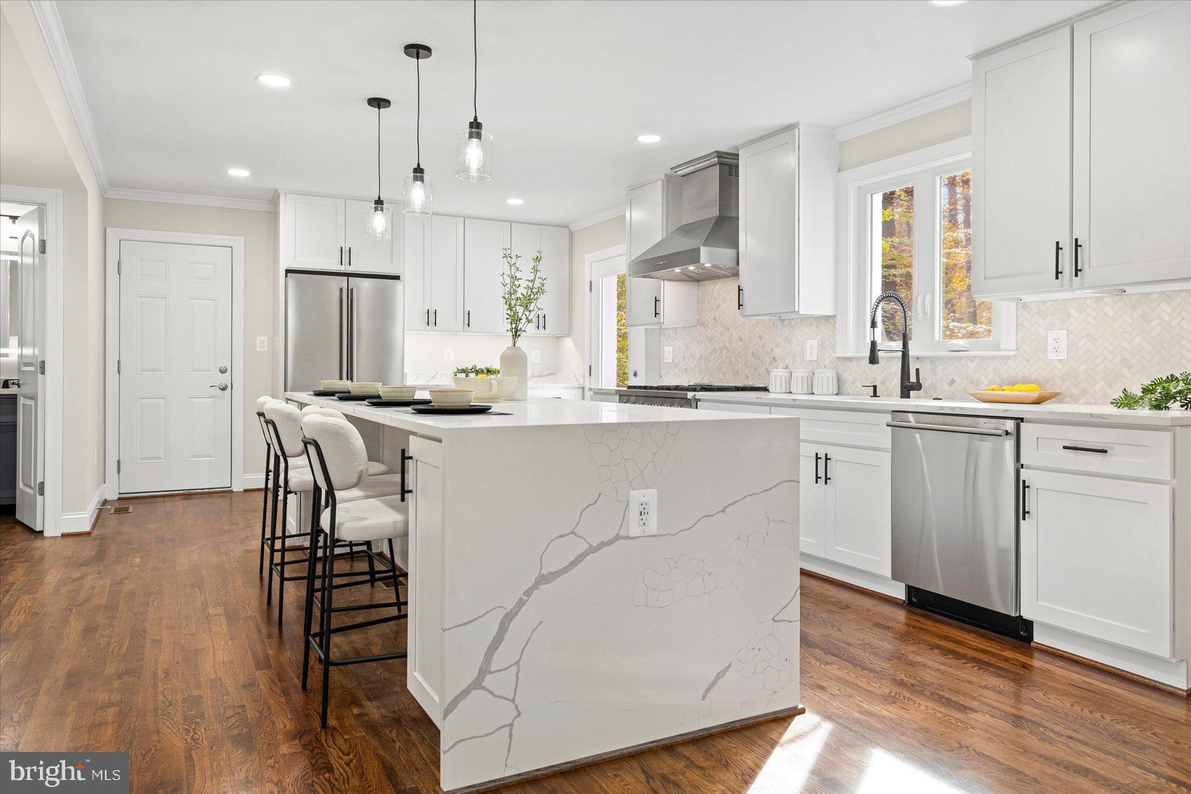 RIVER FALLS - Residential