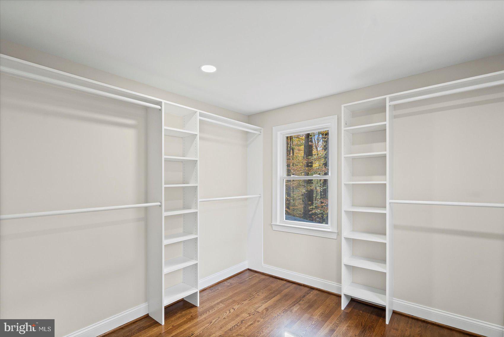 RIVER FALLS - Residential