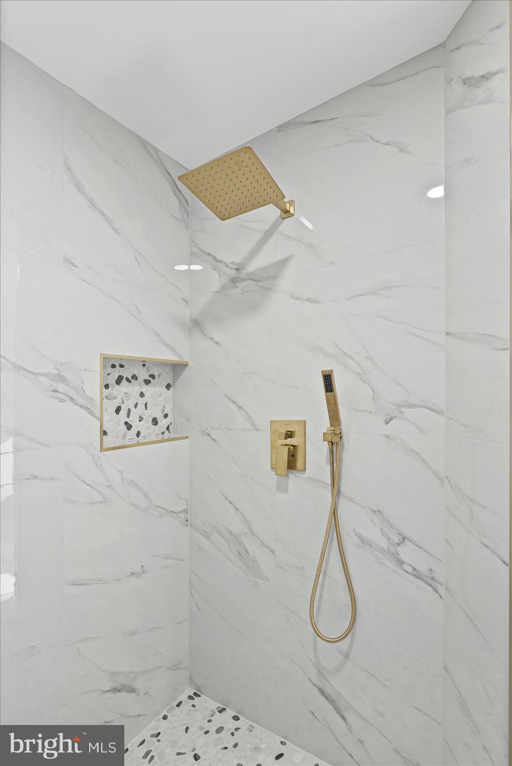 RIVER FALLS - Residential