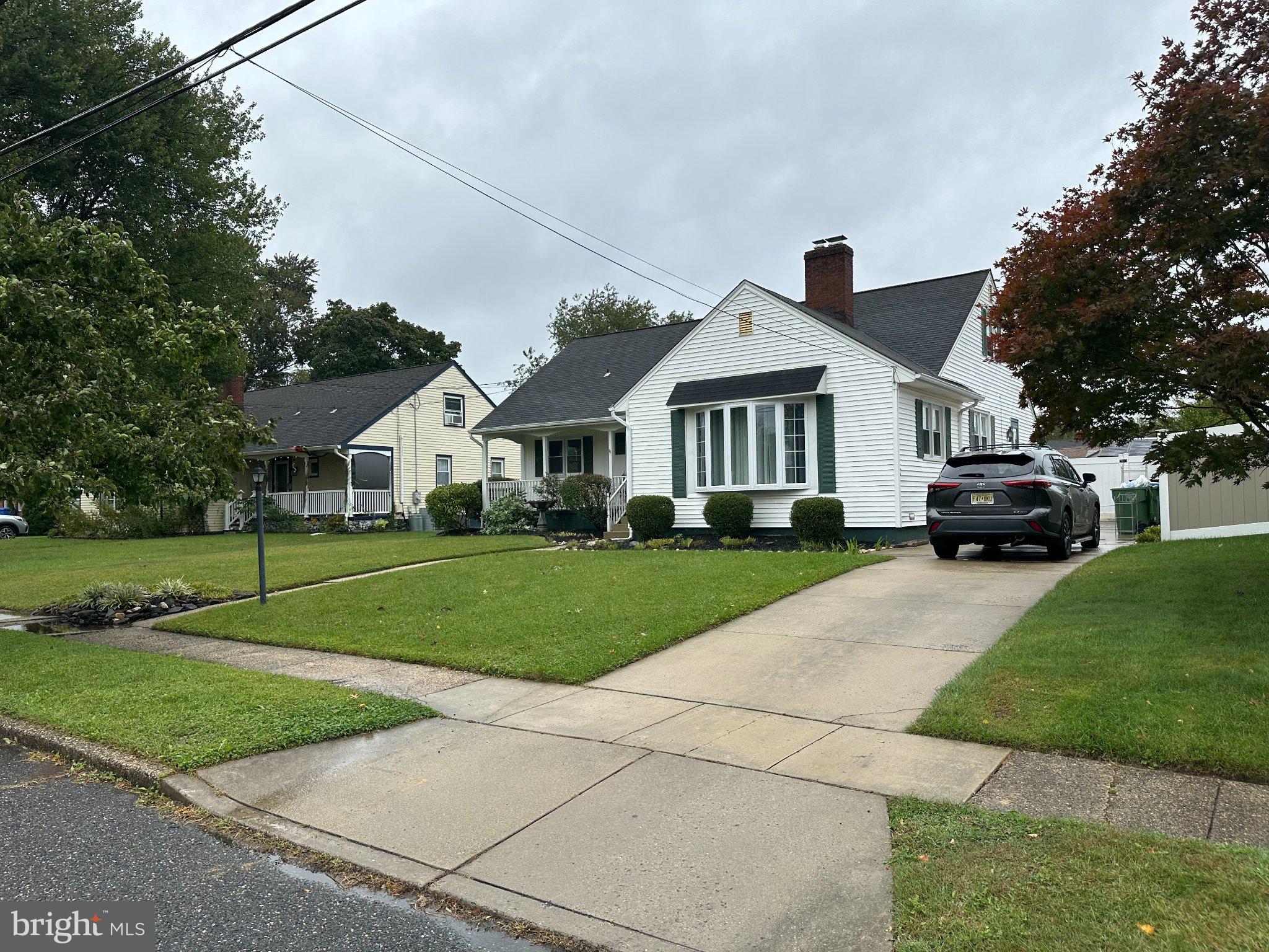 211 S WOODSTOCK DRIVE DRIVE