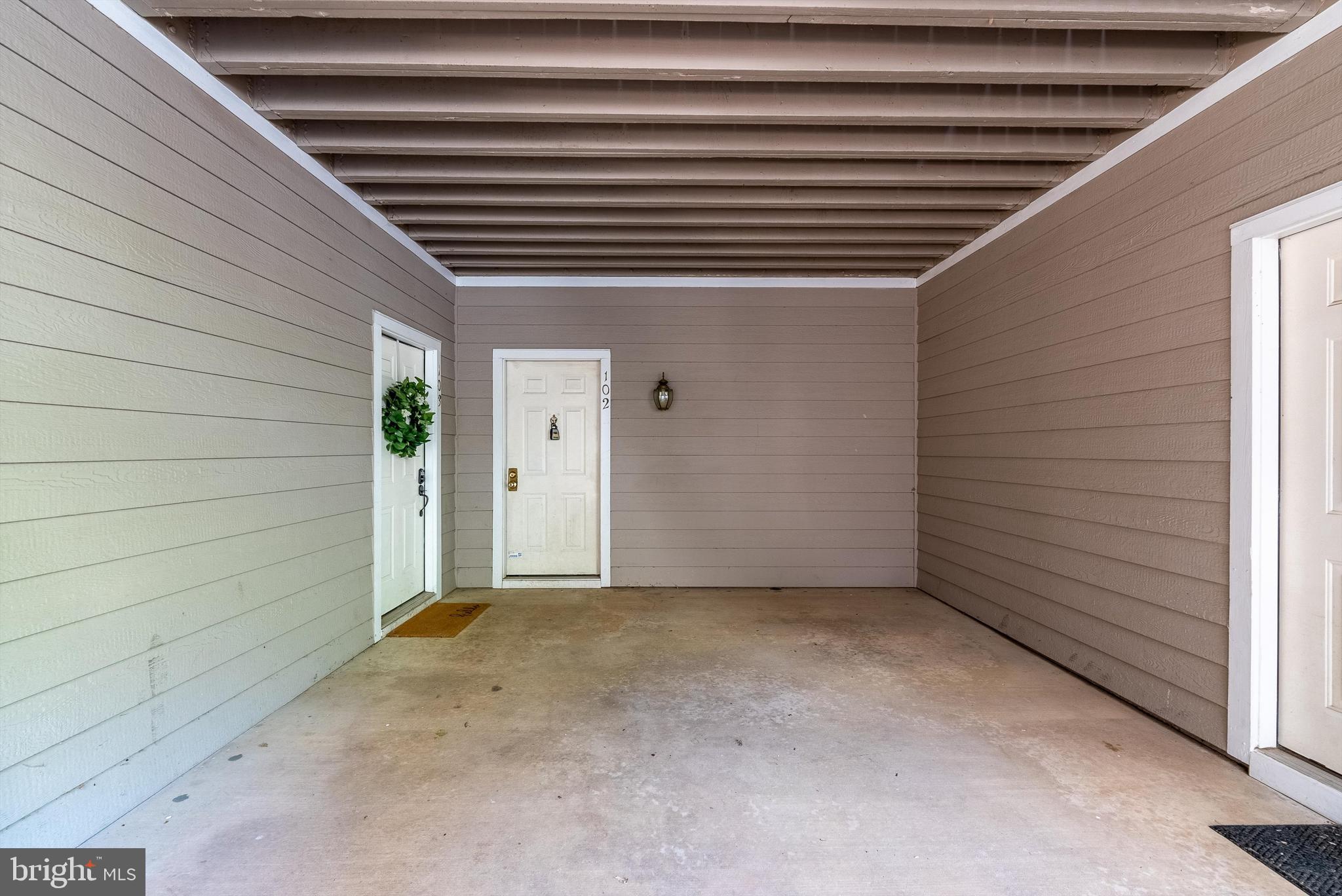 SANDERLING - Residential Lease