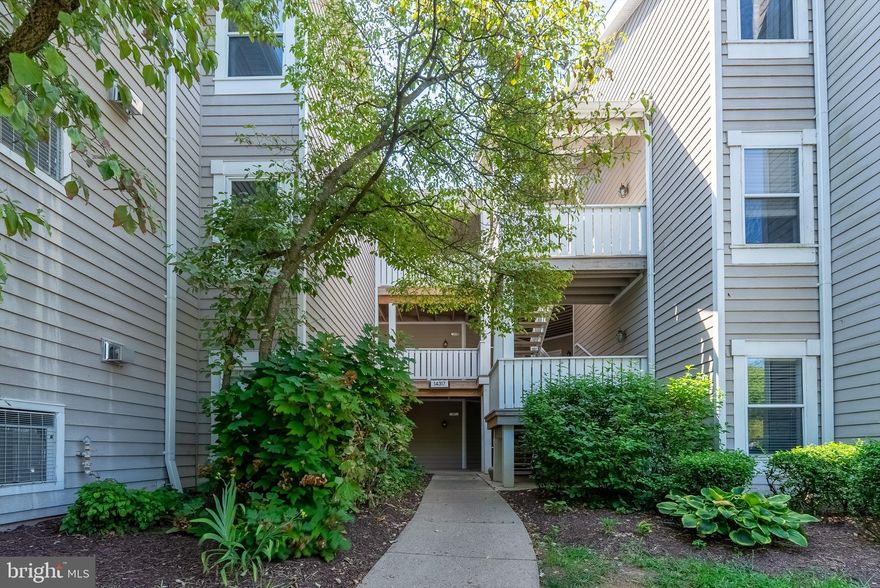 Spacious first-floor unit with no stairs, featuring 9 ft ceilings and a large living room with a fireplace. The unit includes a bright bathroom and in-unit washer/dryer. Enjoy the gorgeous kitchen with wood floors and a great floor plan. The large balcony offers a terrific view of park-like common grounds with trees. Assigned parking spot included. Community amenities include a clubhouse with a pool, racquetball, exercise room, party room, and tennis courts. Appliances, including the refrigerator, gas range, microwave, and dishwasher, will be replaced. Conveniently located near shopping centers and major highways (66/29/28), with easy access to shops, dining, and recreation.