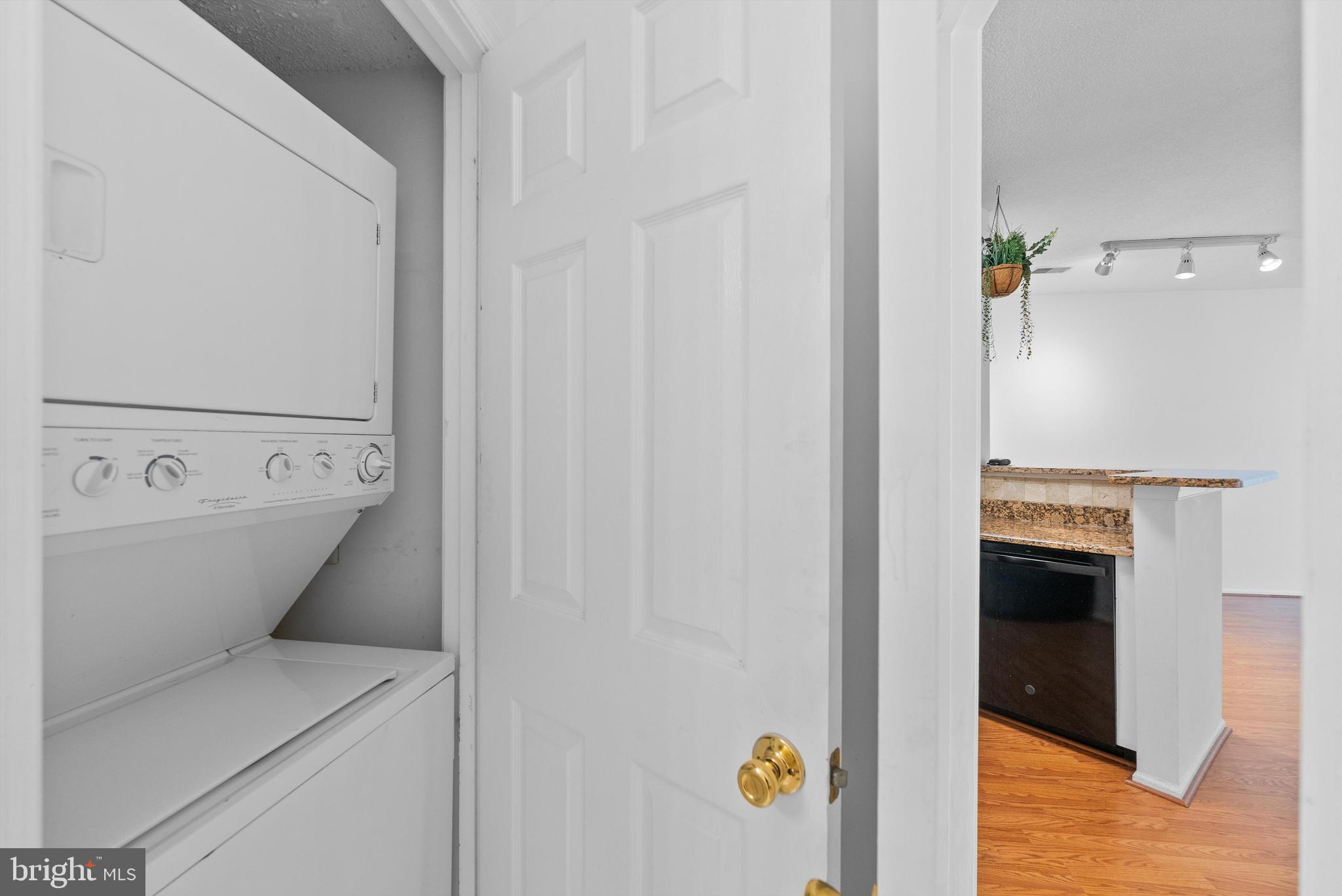 SANDERLING - Residential Lease