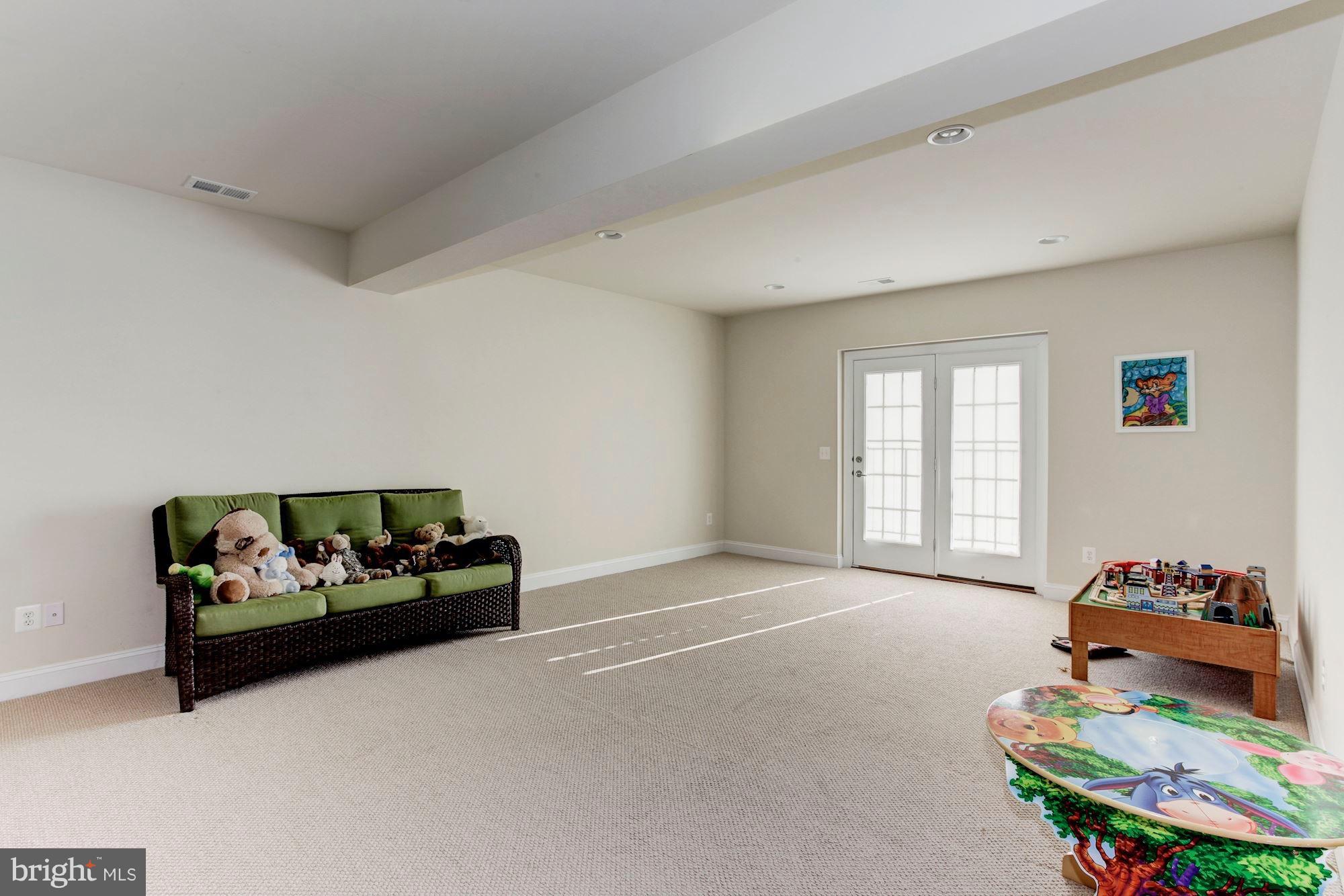 PORT POTOMAC - Residential