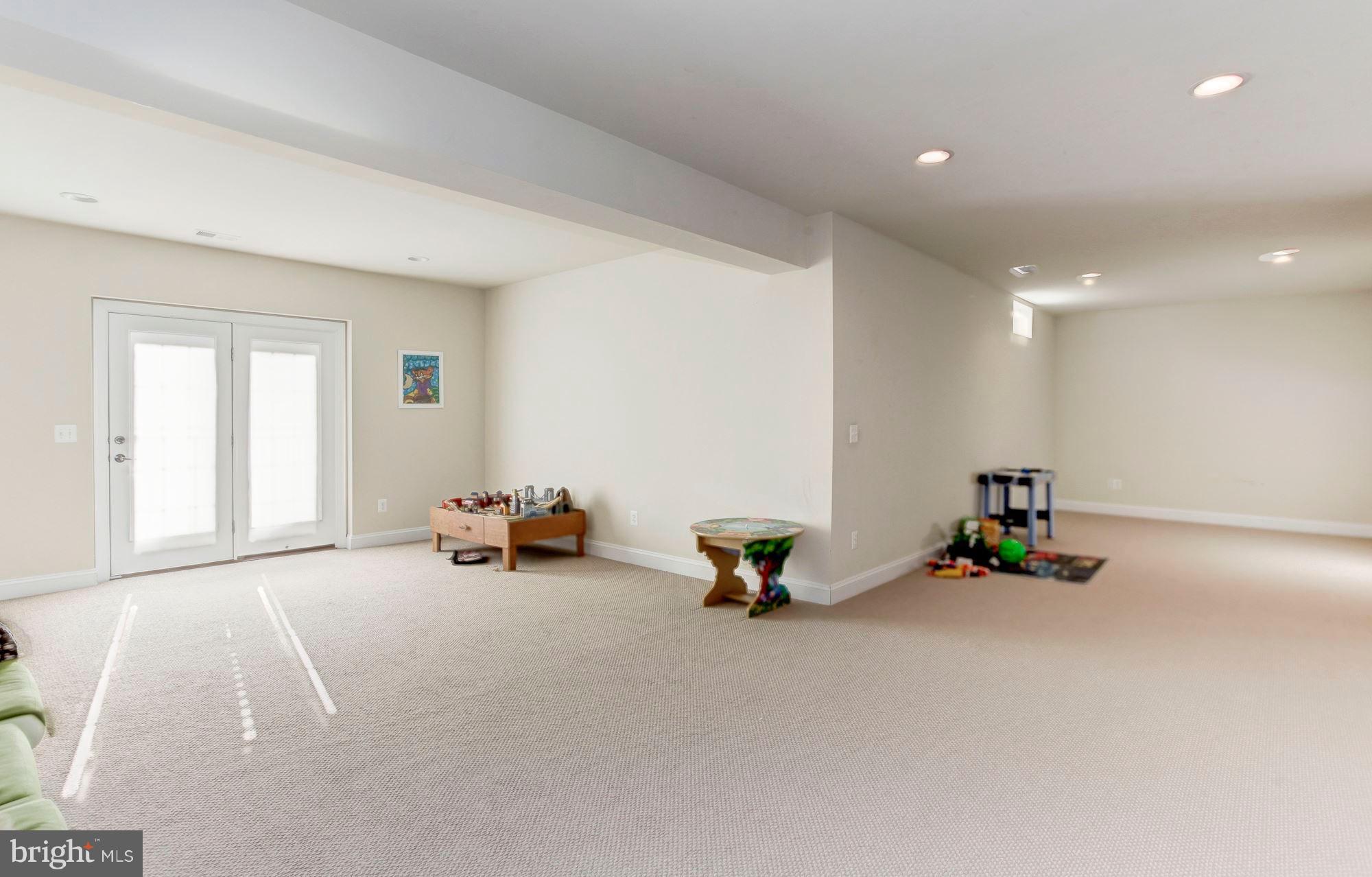 PORT POTOMAC - Residential