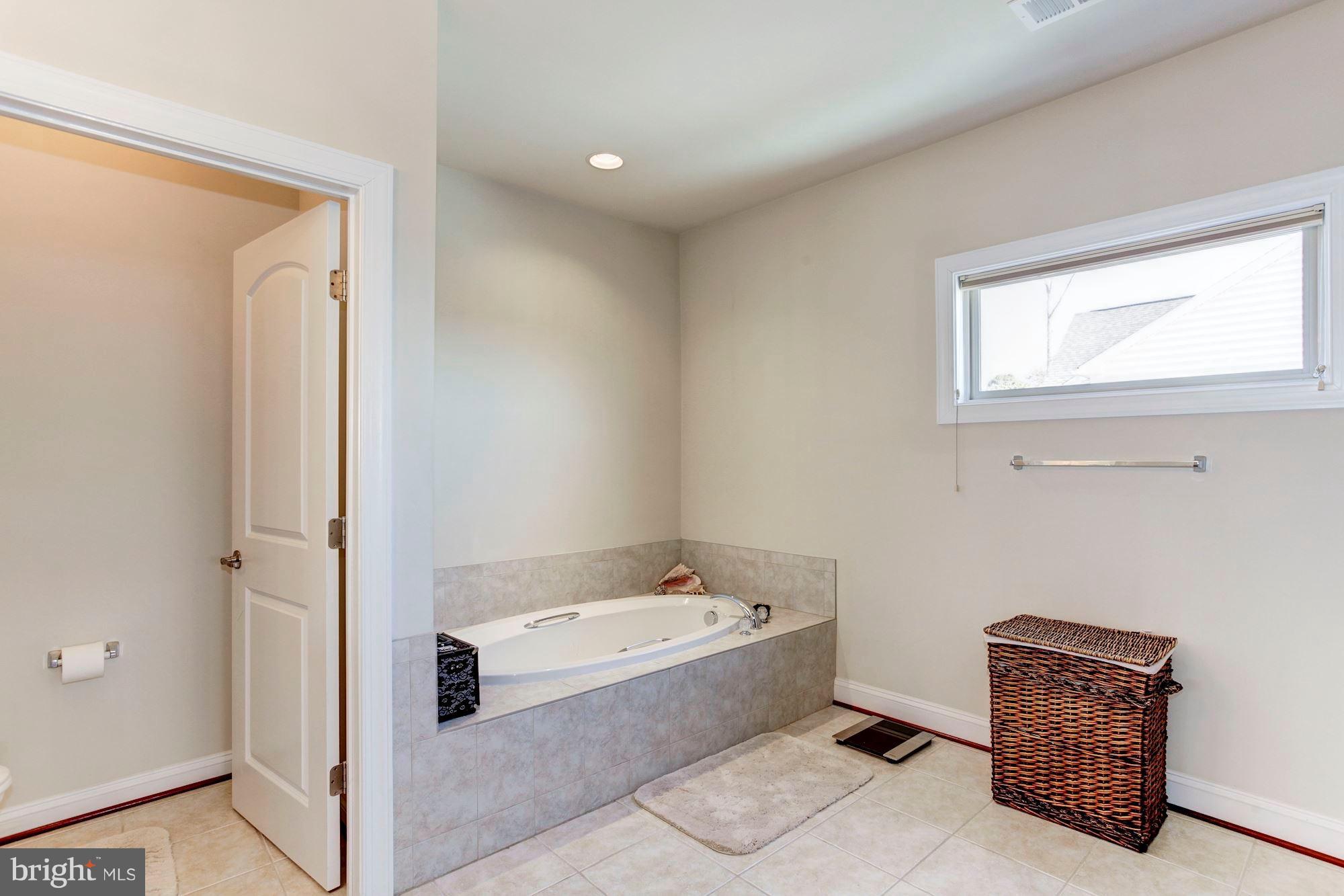 PORT POTOMAC - Residential