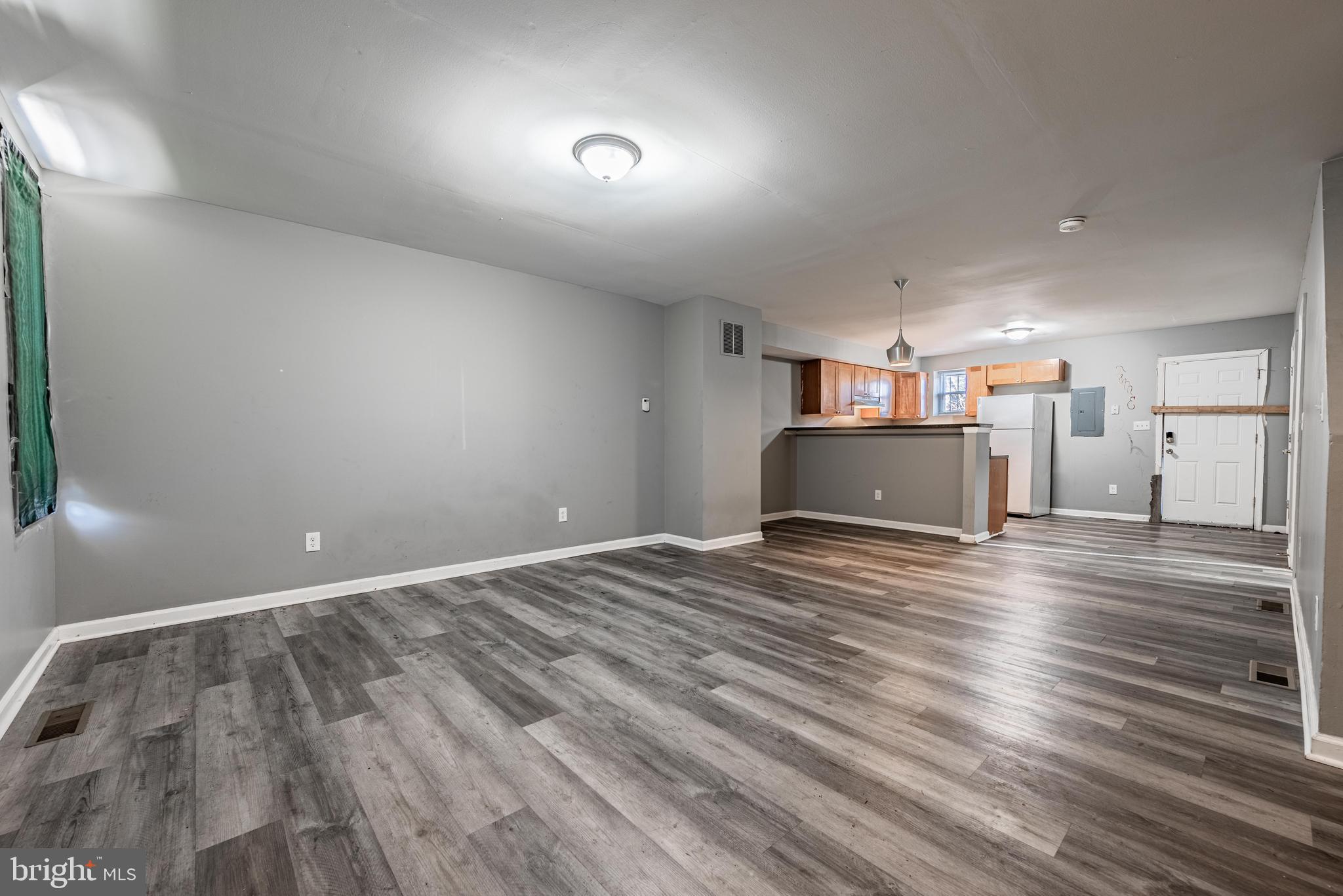 SANDTOWN-WINCHESTER - Residential