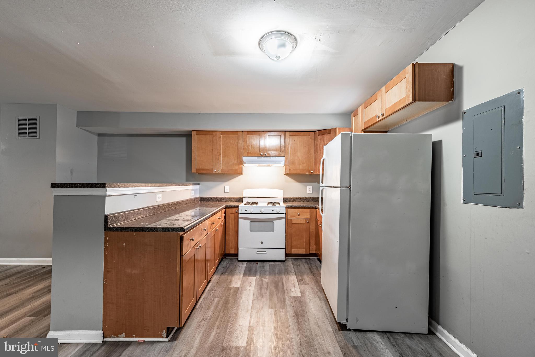 SANDTOWN-WINCHESTER - Residential