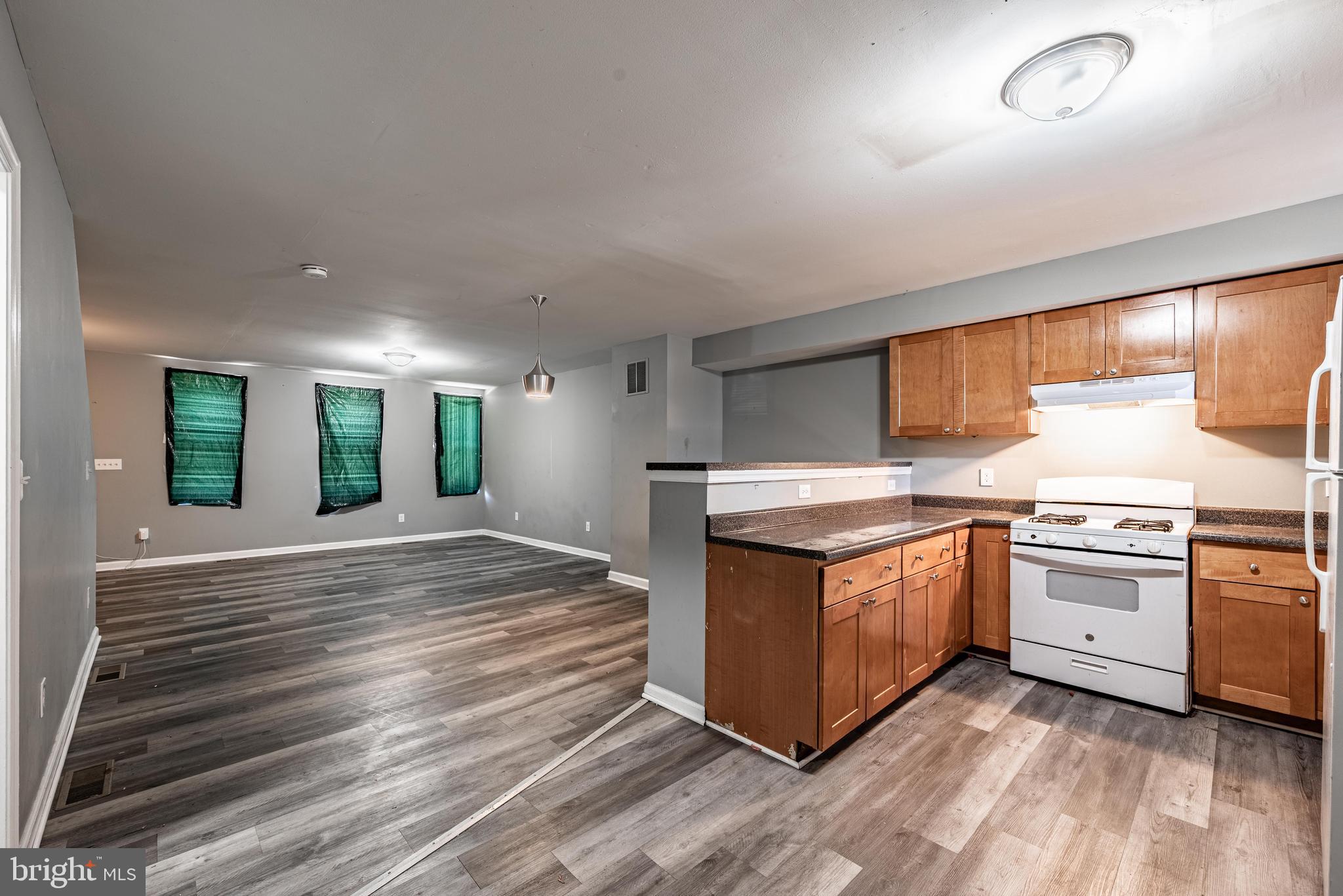 SANDTOWN-WINCHESTER - Residential