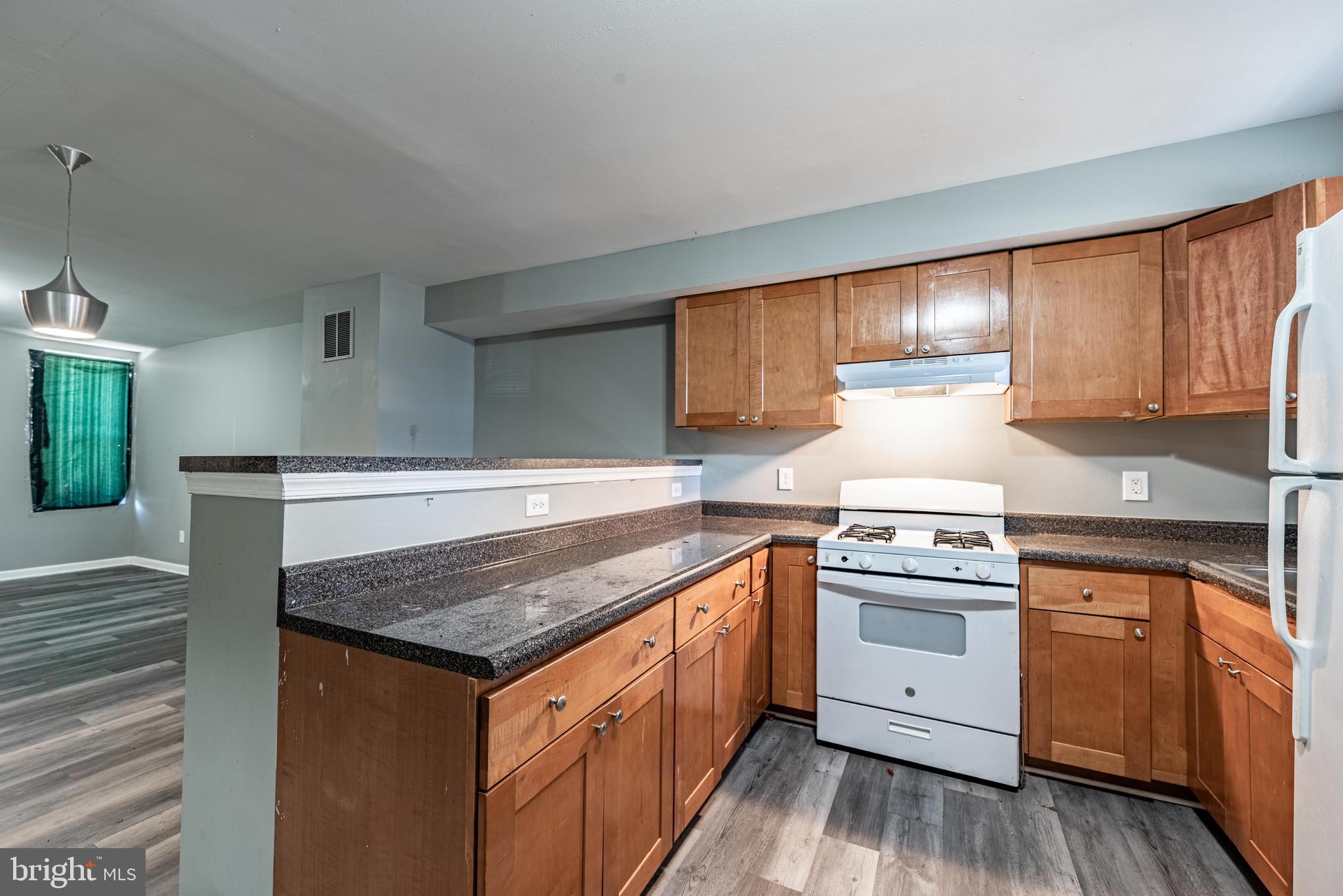 SANDTOWN-WINCHESTER - Residential