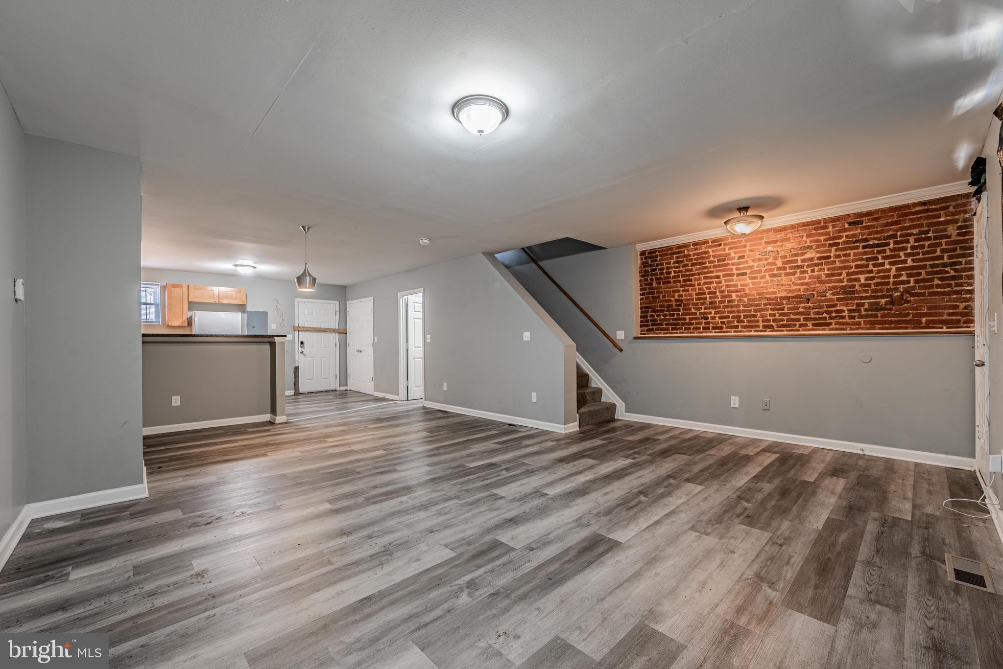 SANDTOWN-WINCHESTER - Residential