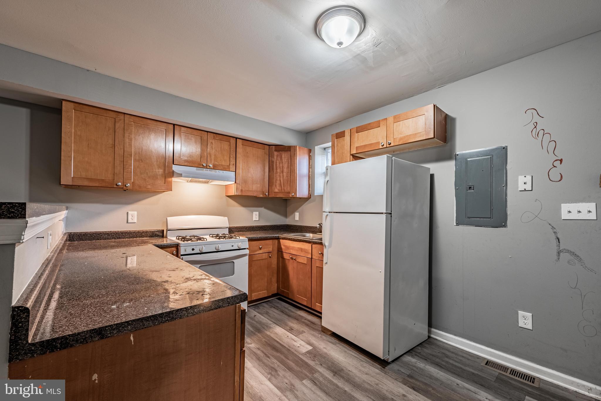 SANDTOWN-WINCHESTER - Residential