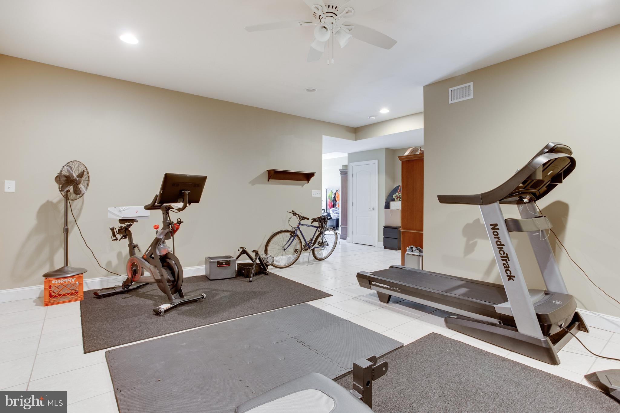 HOMEPORT FARM - Residential