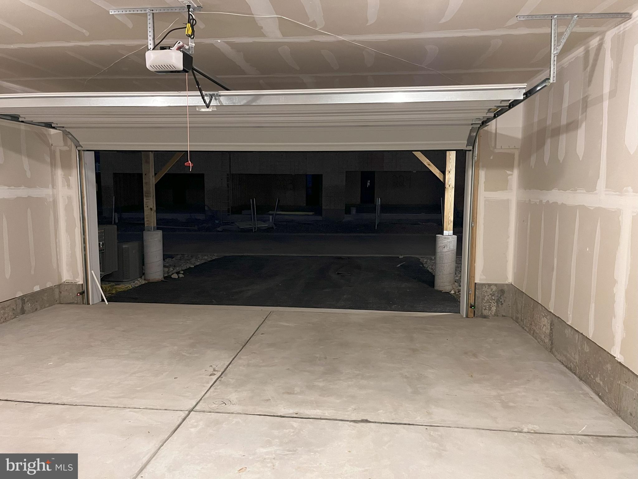 RIVER PIONTE - Residential Lease