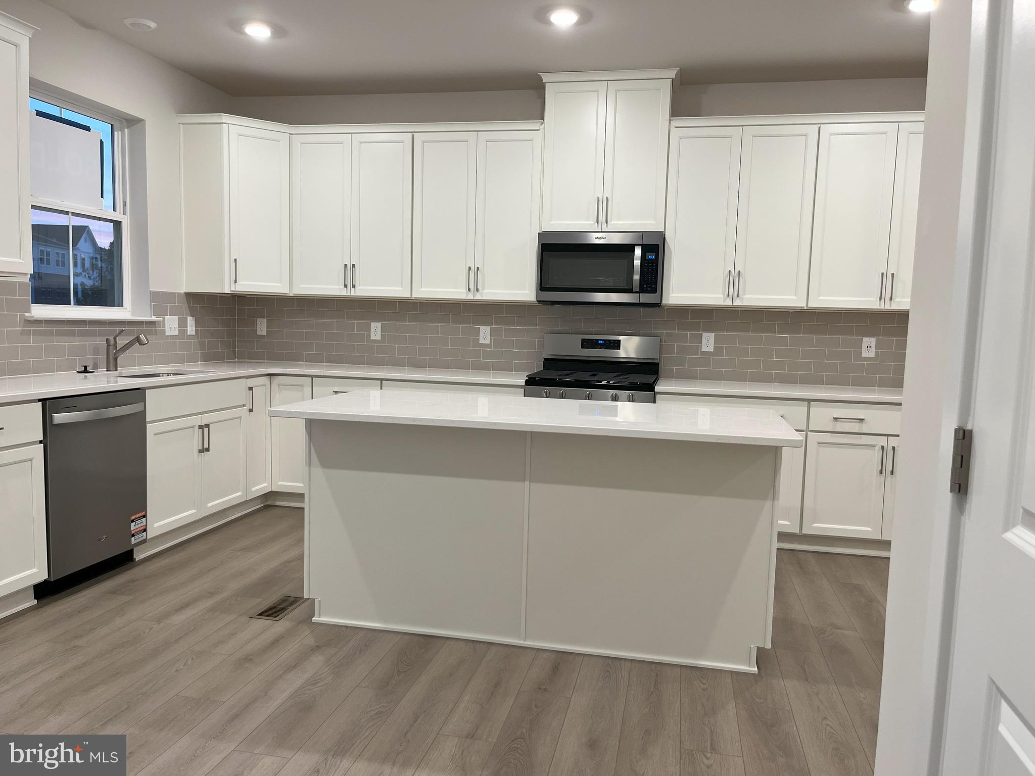 RIVER PIONTE - Residential Lease