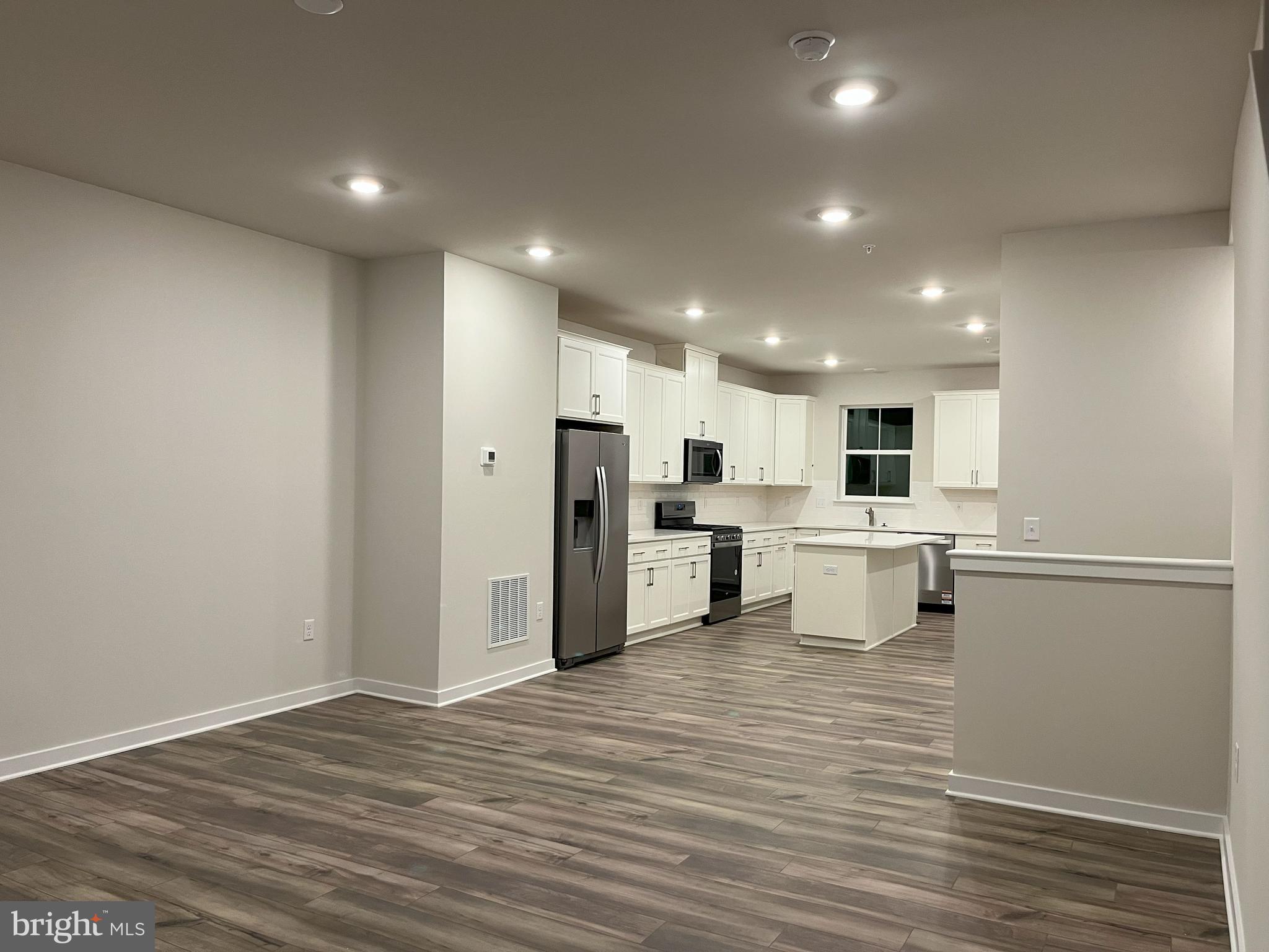 RIVER PIONTE - Residential Lease