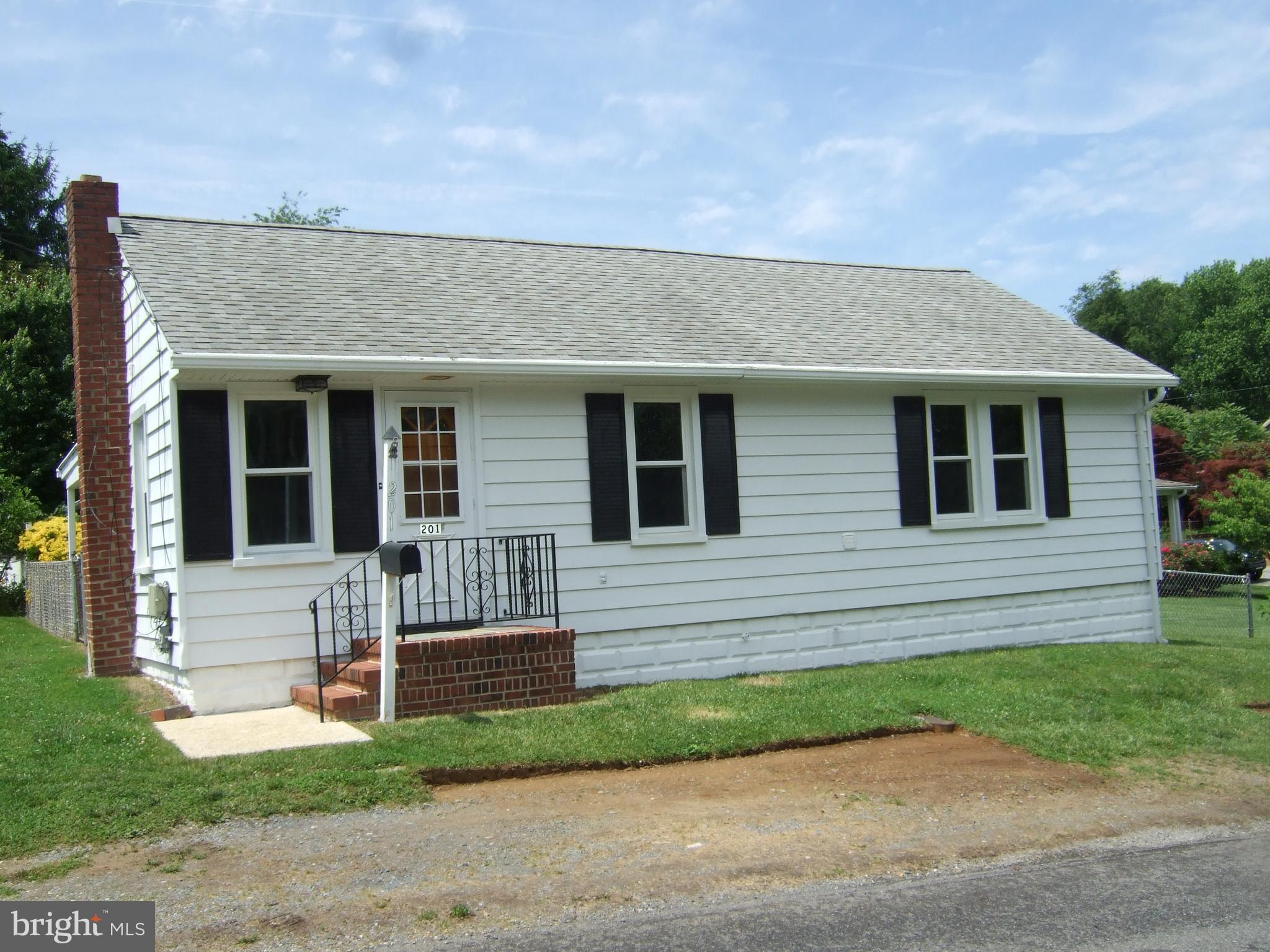 WEST ANNAPOLIS - Residential Lease