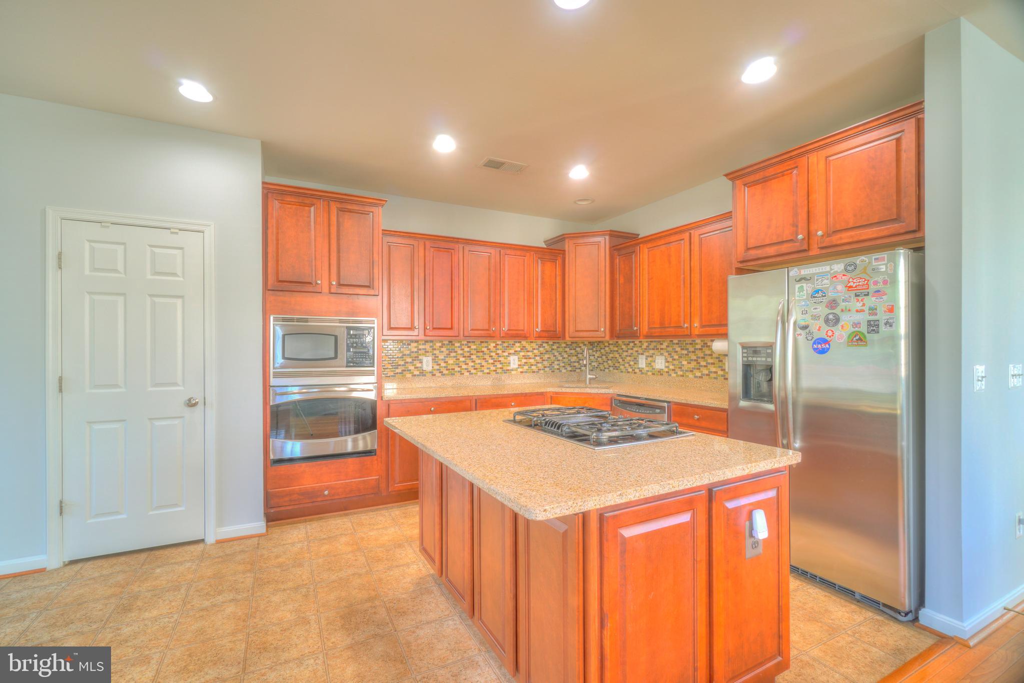 ALEXANDERS CHASE - Residential