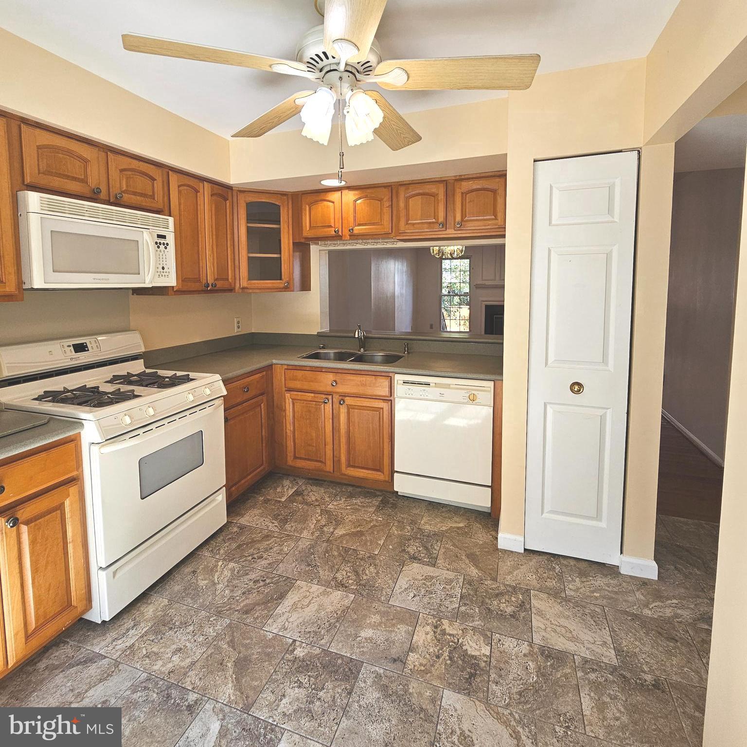 PINECREST - Residential Lease