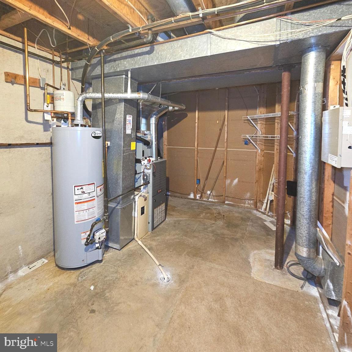 PINECREST - Residential Lease