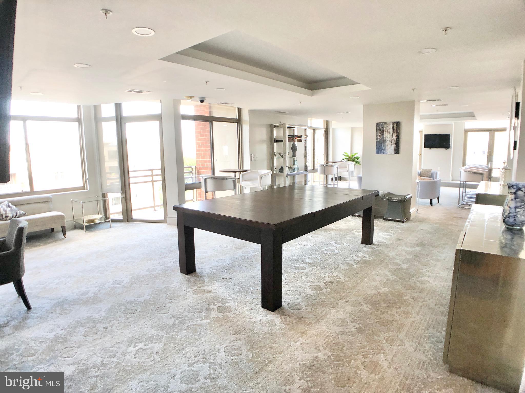 CRYSTAL CITY - Residential Lease