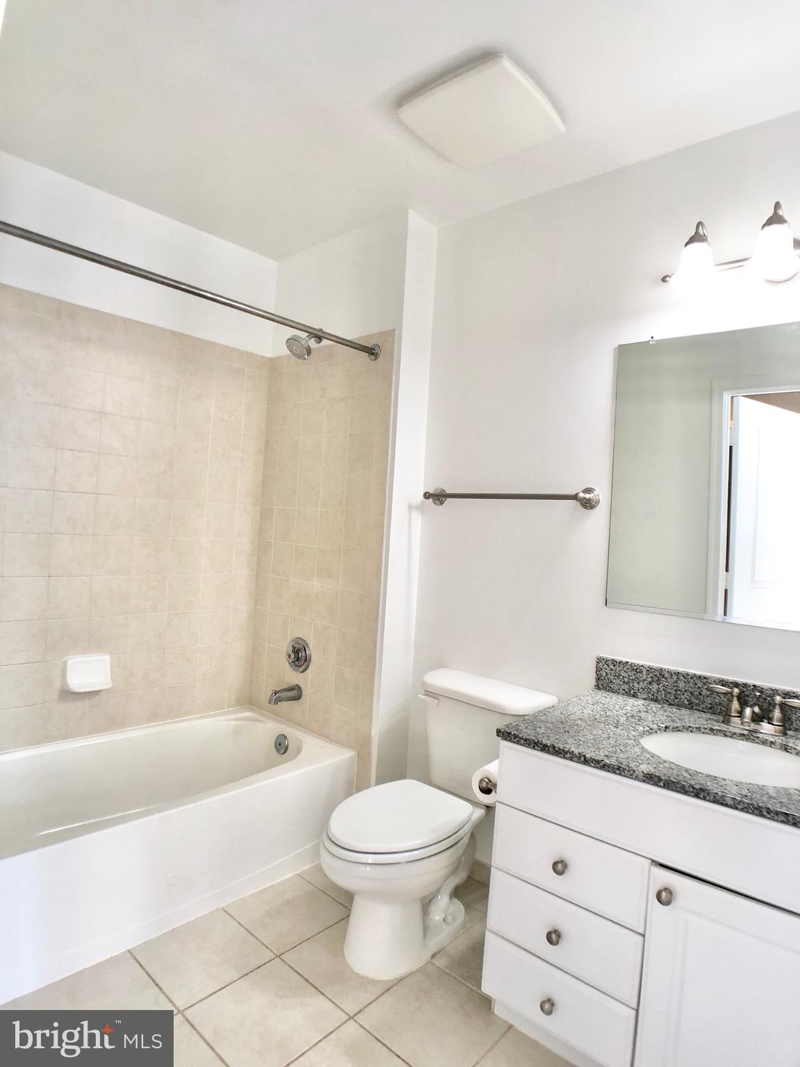 CRYSTAL CITY - Residential Lease