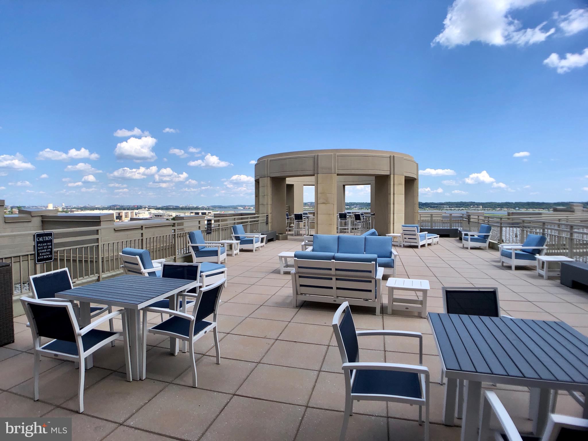 CRYSTAL CITY - Residential Lease