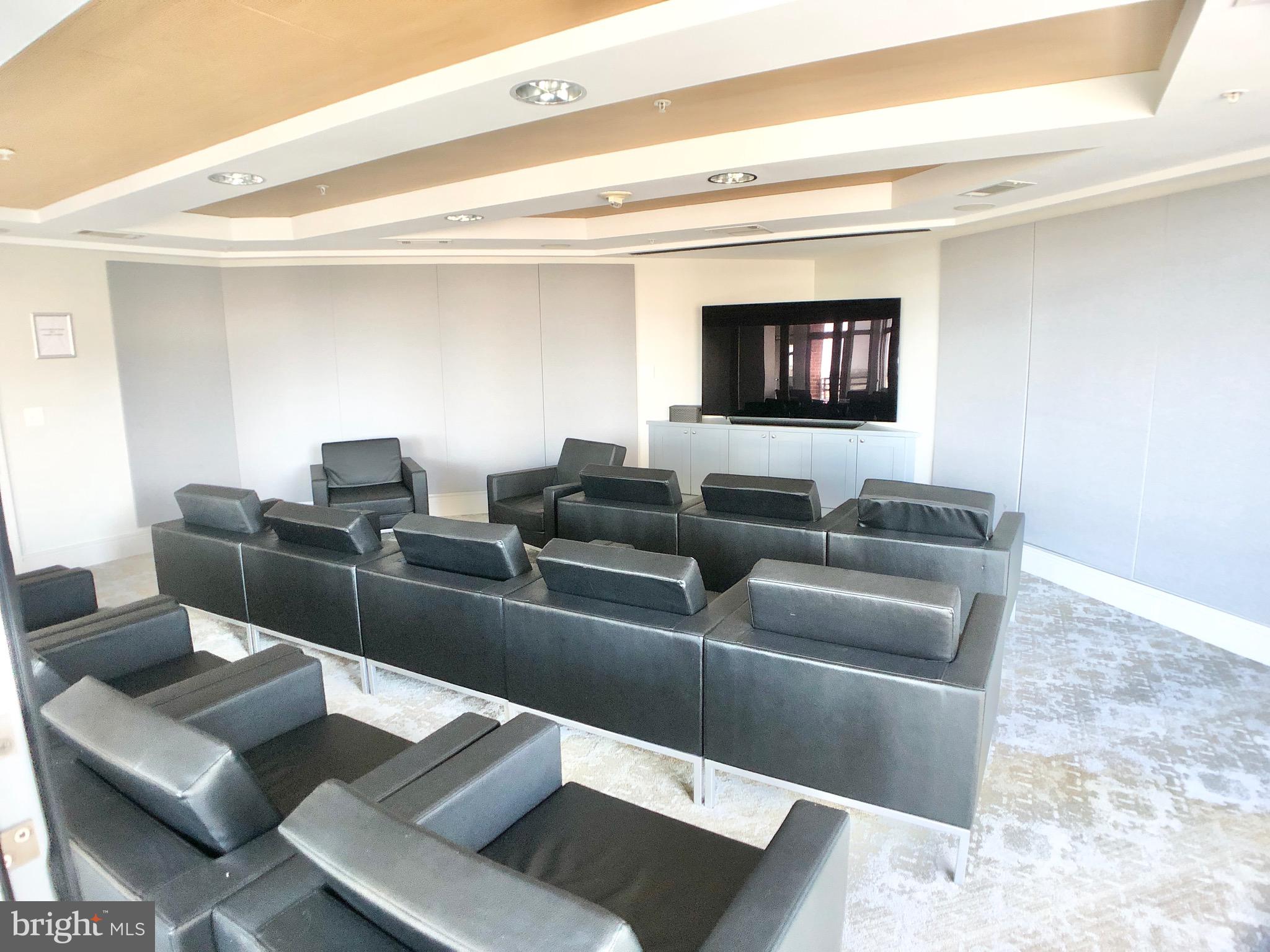 CRYSTAL CITY - Residential Lease