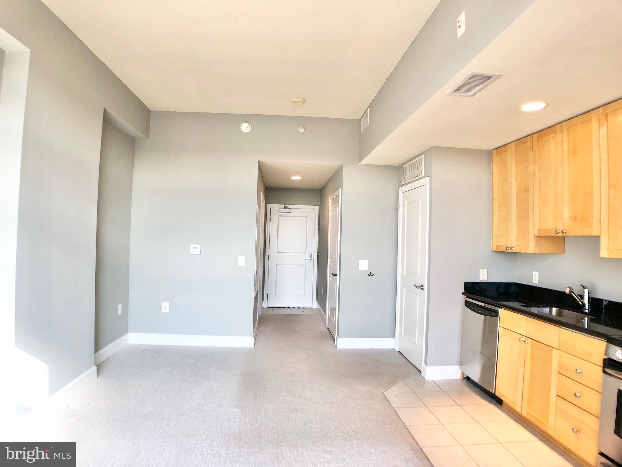 CRYSTAL CITY - Residential Lease