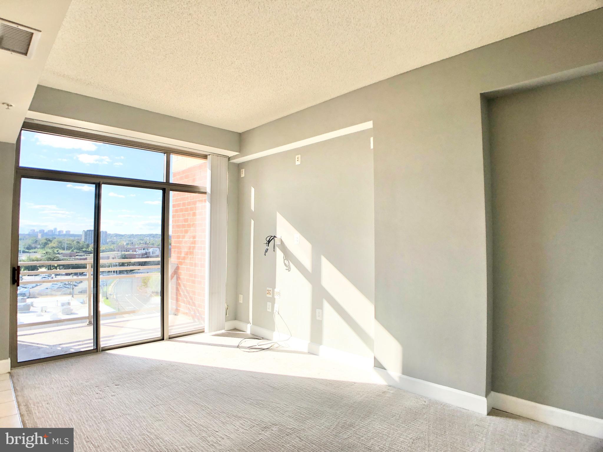 CRYSTAL CITY - Residential Lease