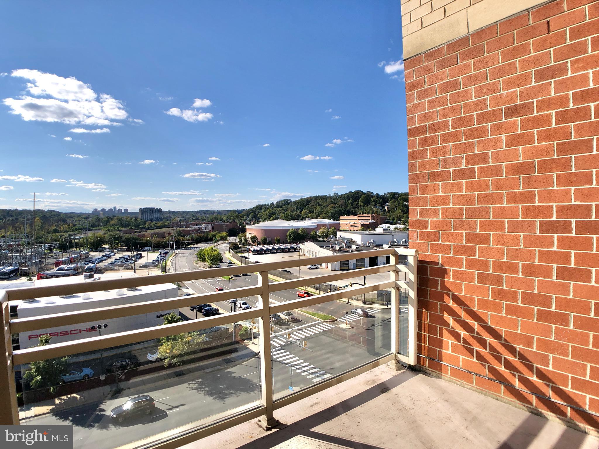 CRYSTAL CITY - Residential Lease