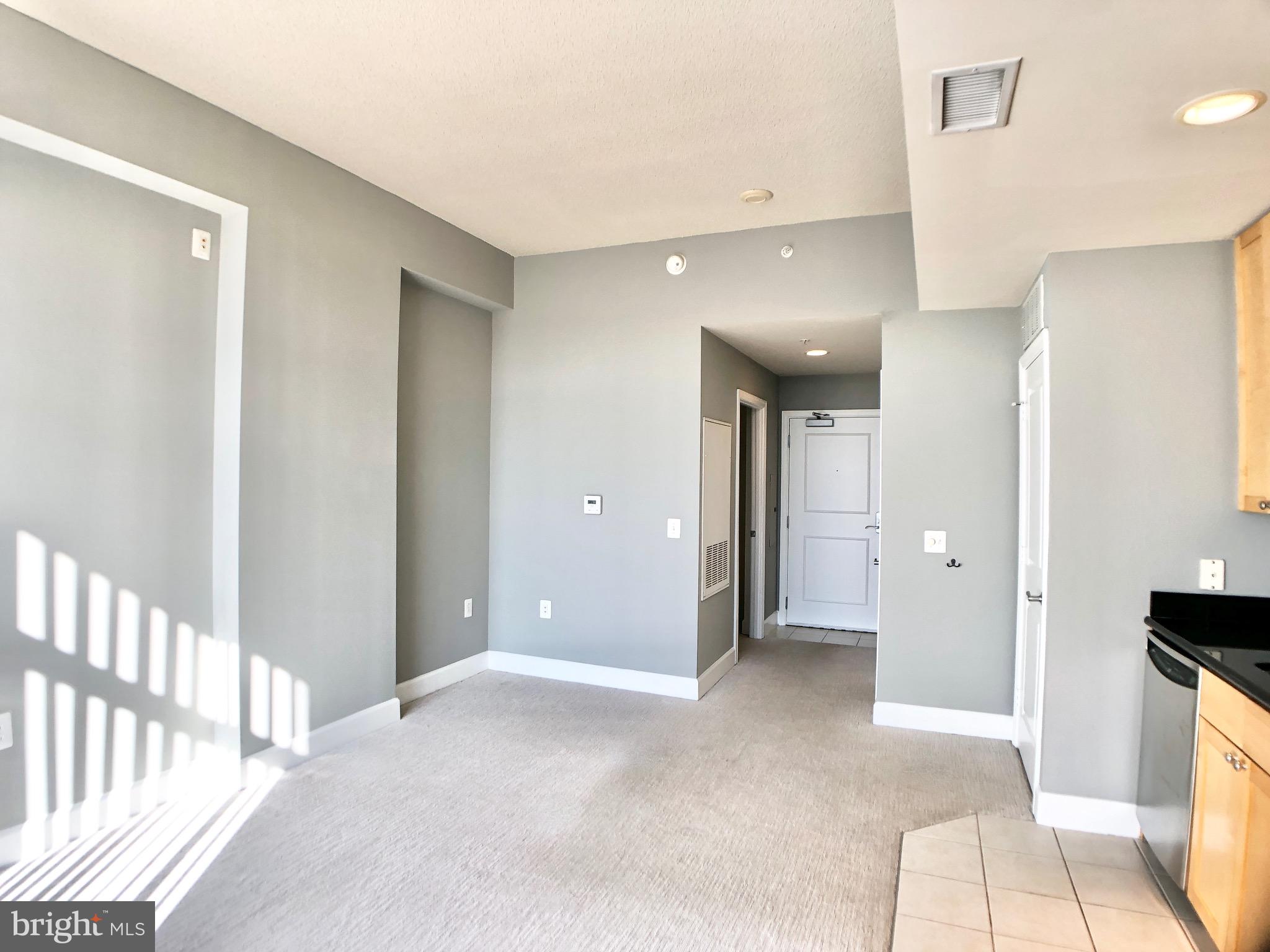 CRYSTAL CITY - Residential Lease