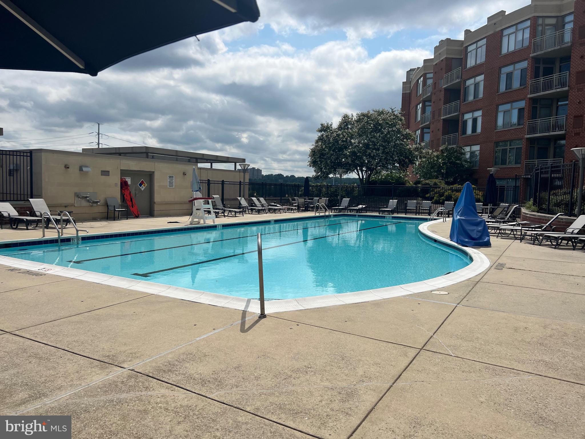 CRYSTAL CITY - Residential Lease