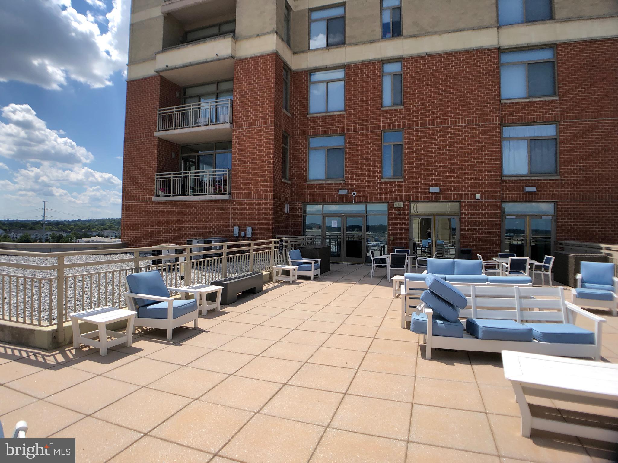 CRYSTAL CITY - Residential Lease