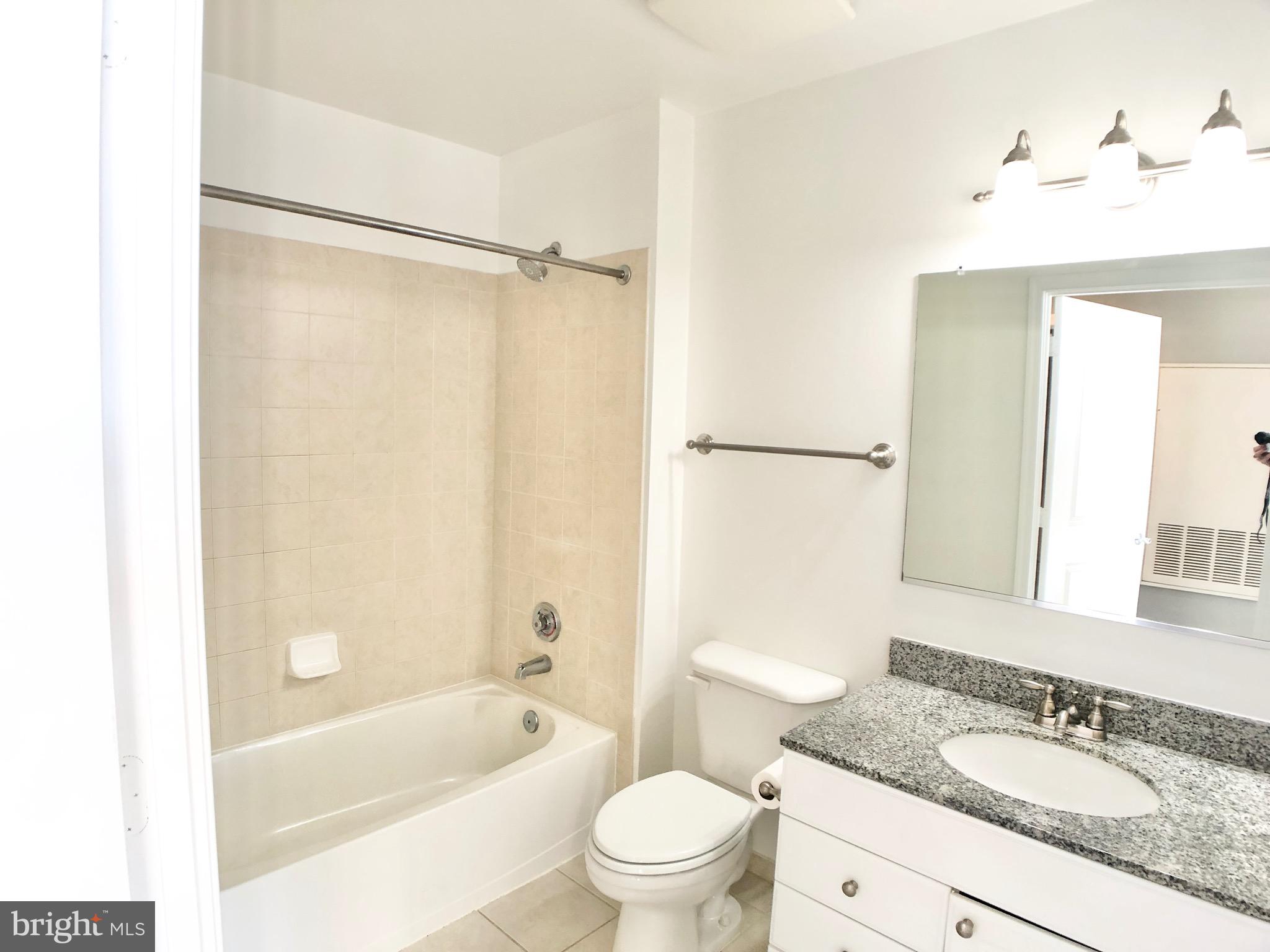 CRYSTAL CITY - Residential Lease