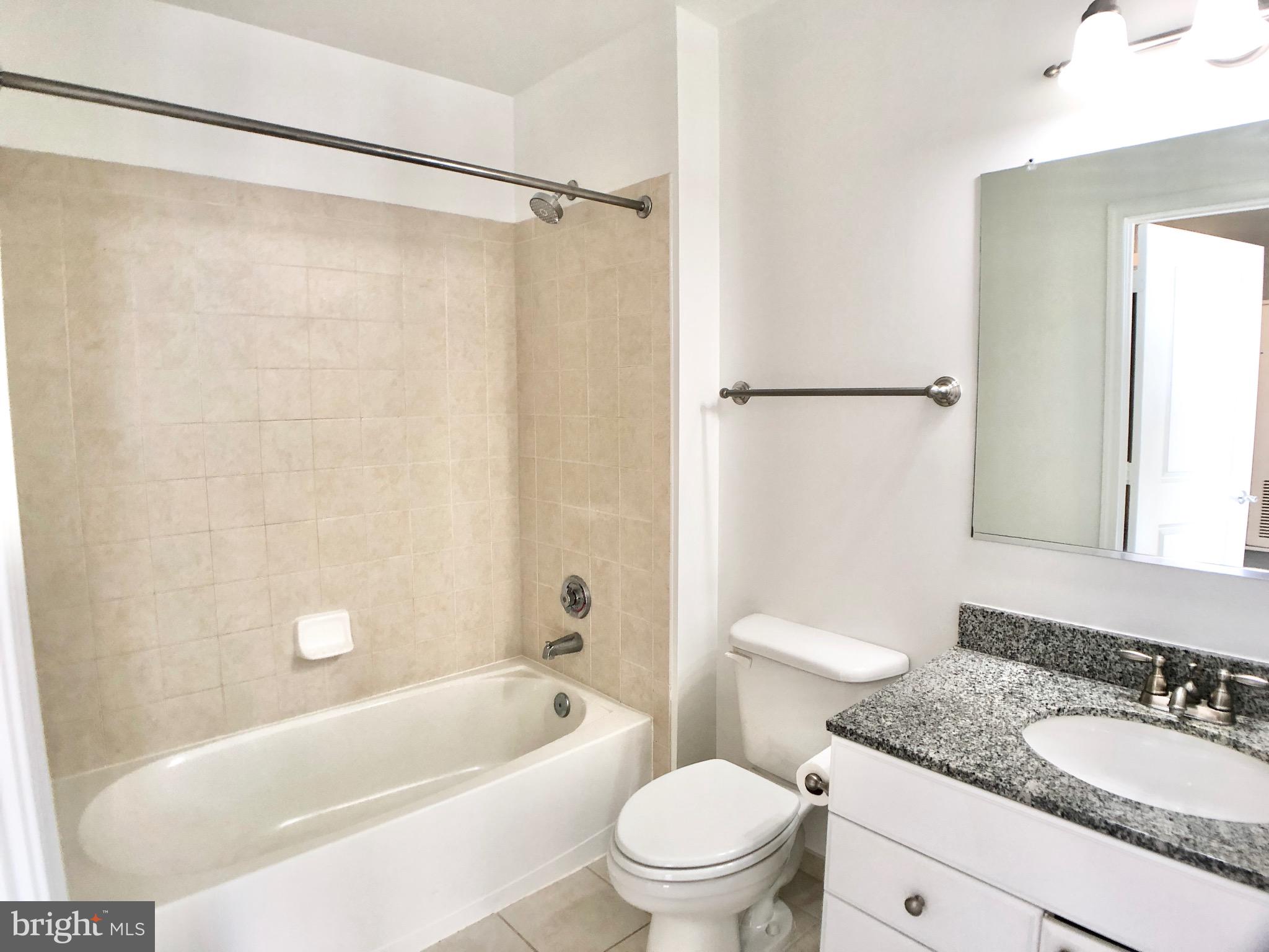 CRYSTAL CITY - Residential Lease