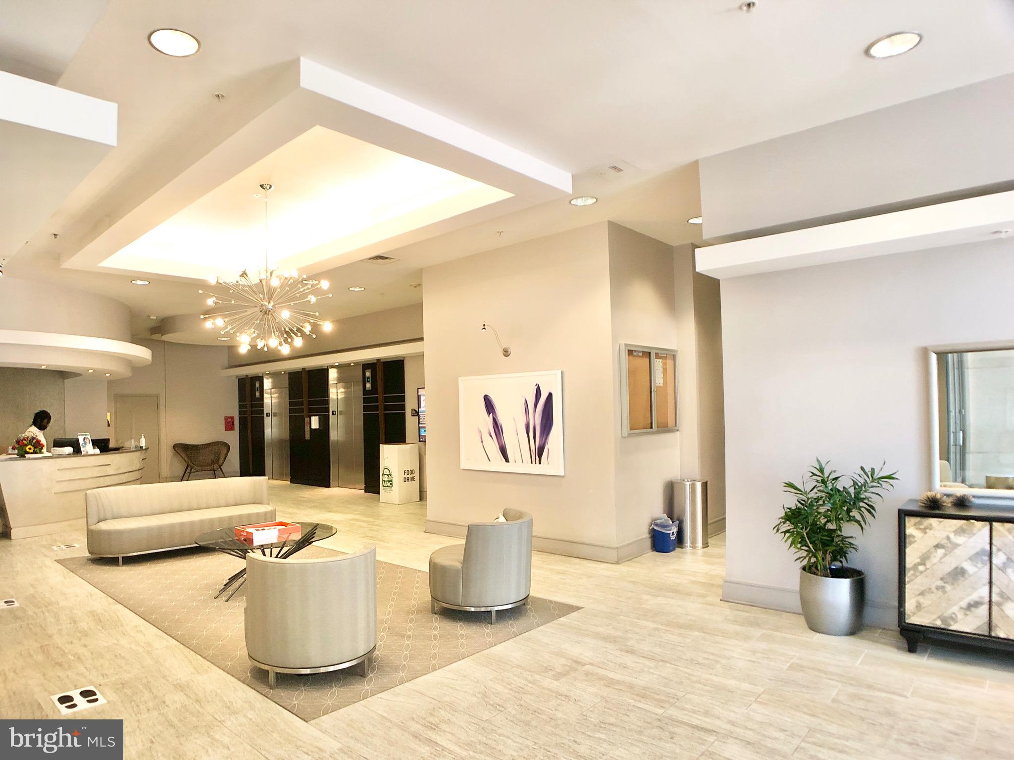 CRYSTAL CITY - Residential Lease