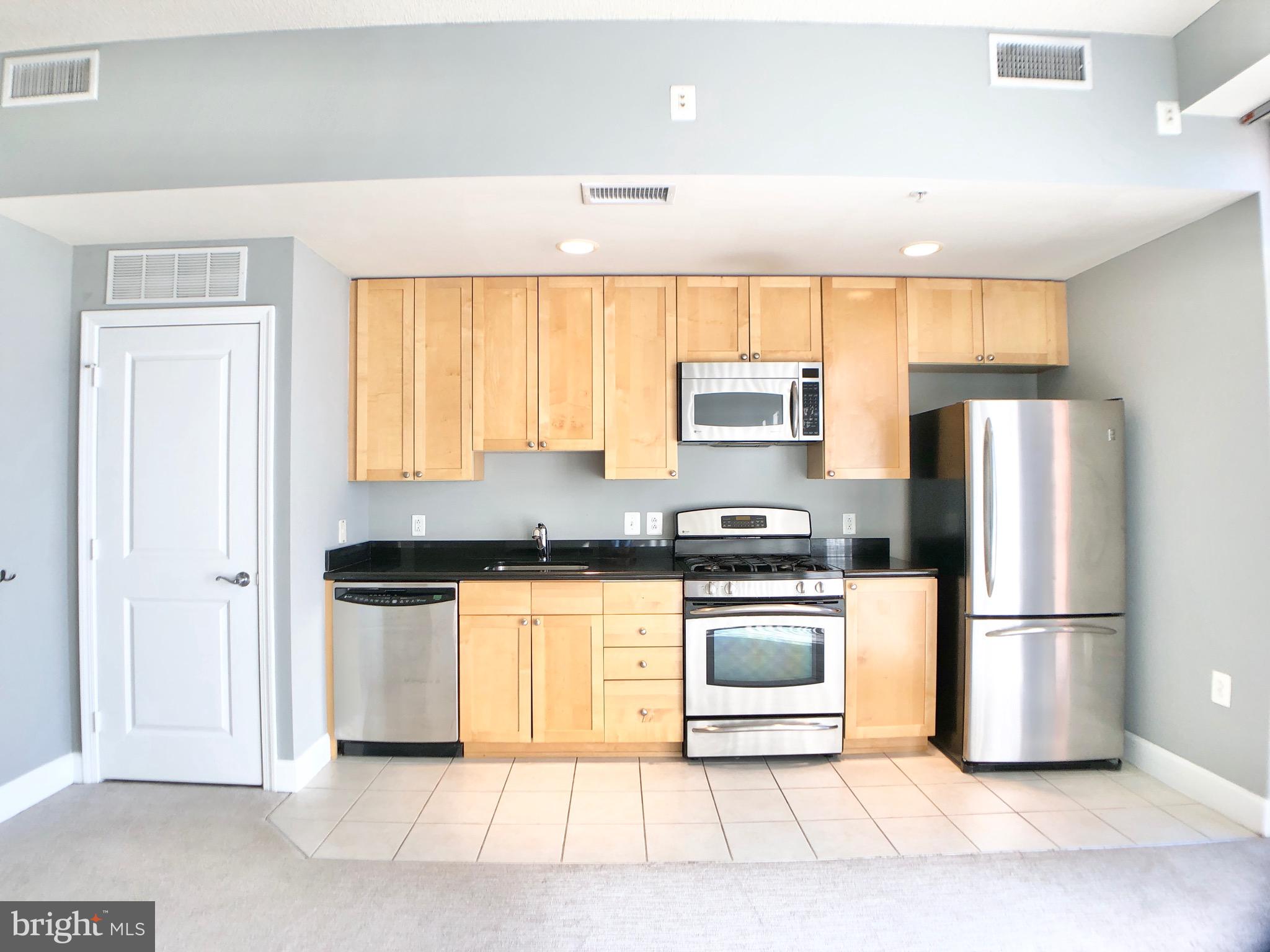 CRYSTAL CITY - Residential Lease