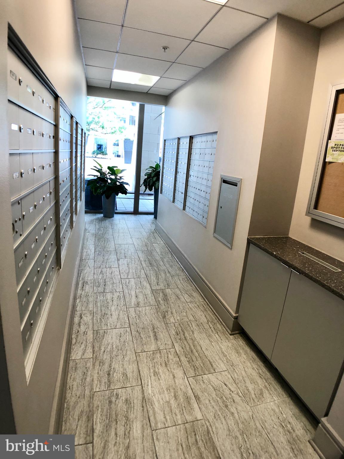 CRYSTAL CITY - Residential Lease